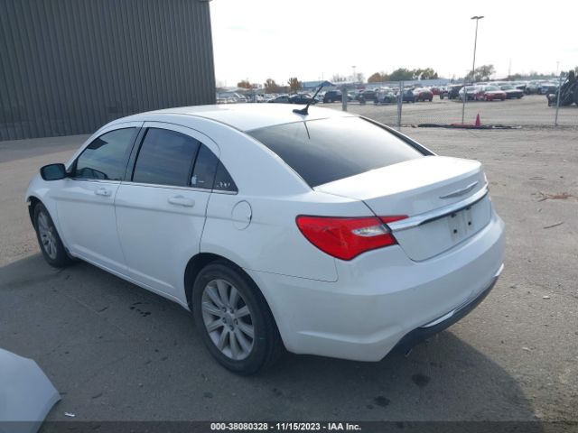 Photo 2 VIN: 1C3CCBBG1EN144732 - CHRYSLER 200 