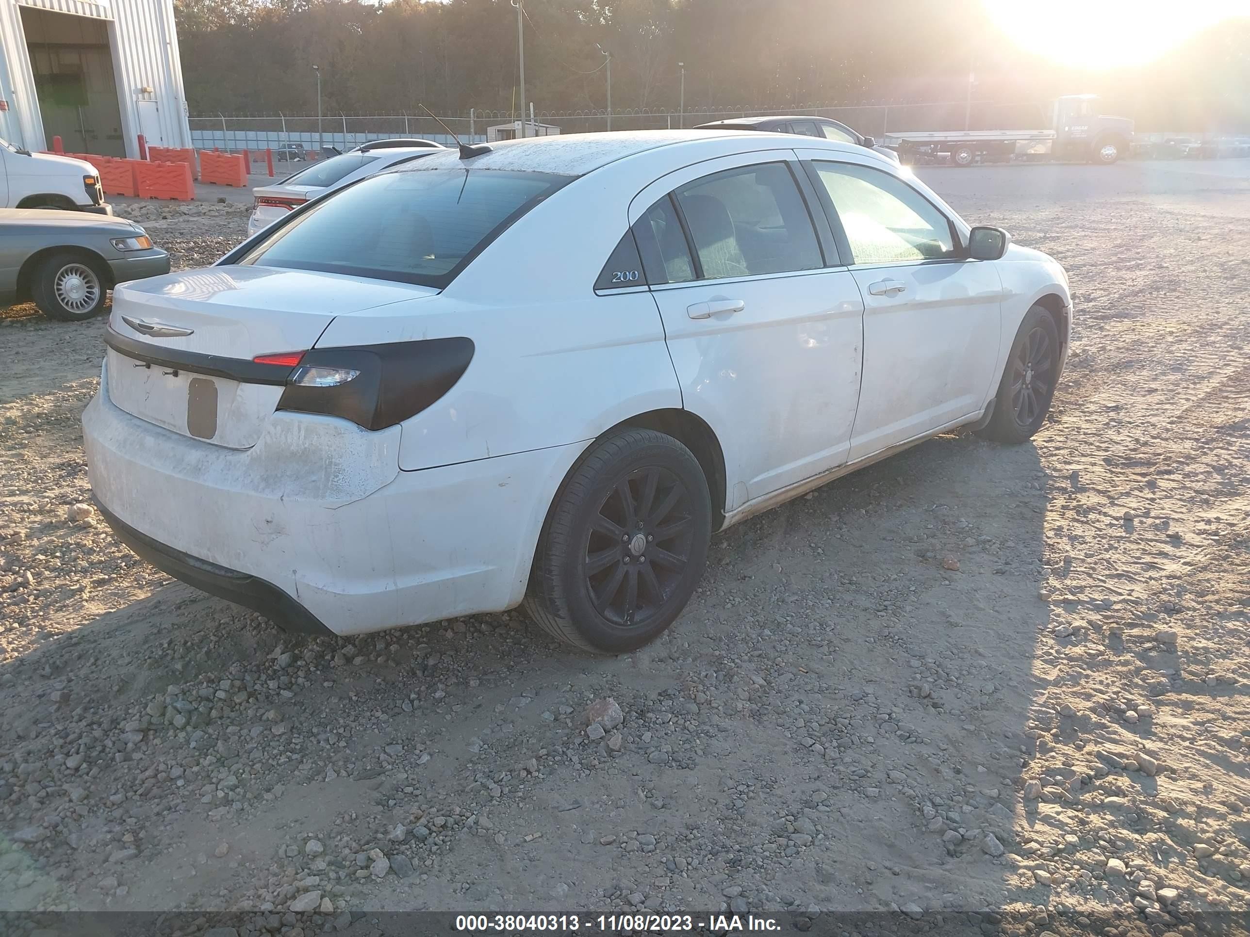 Photo 3 VIN: 1C3CCBBG2CN175310 - CHRYSLER 200 