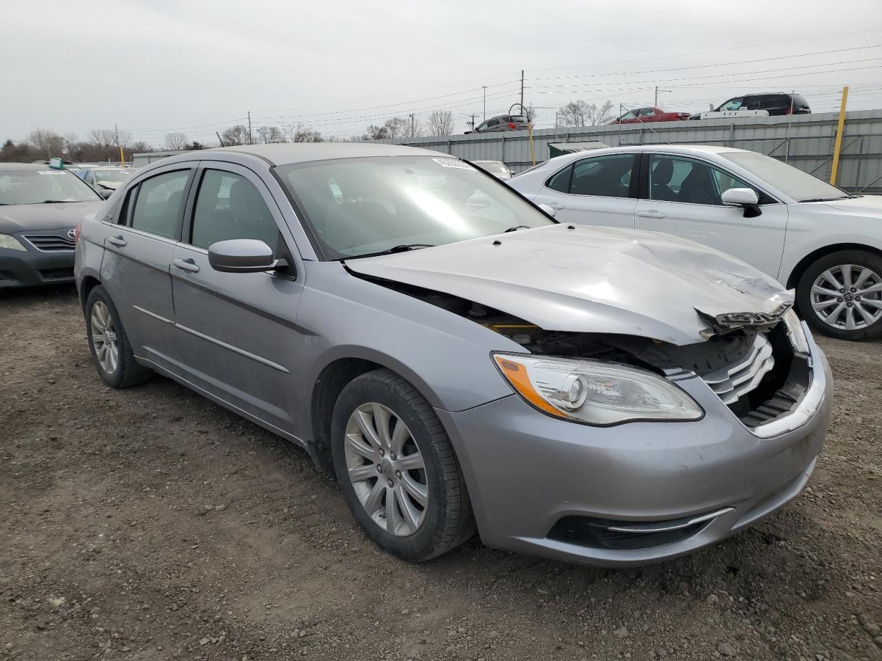 Photo 3 VIN: 1C3CCBBG2DN659379 - CHRYSLER 200 