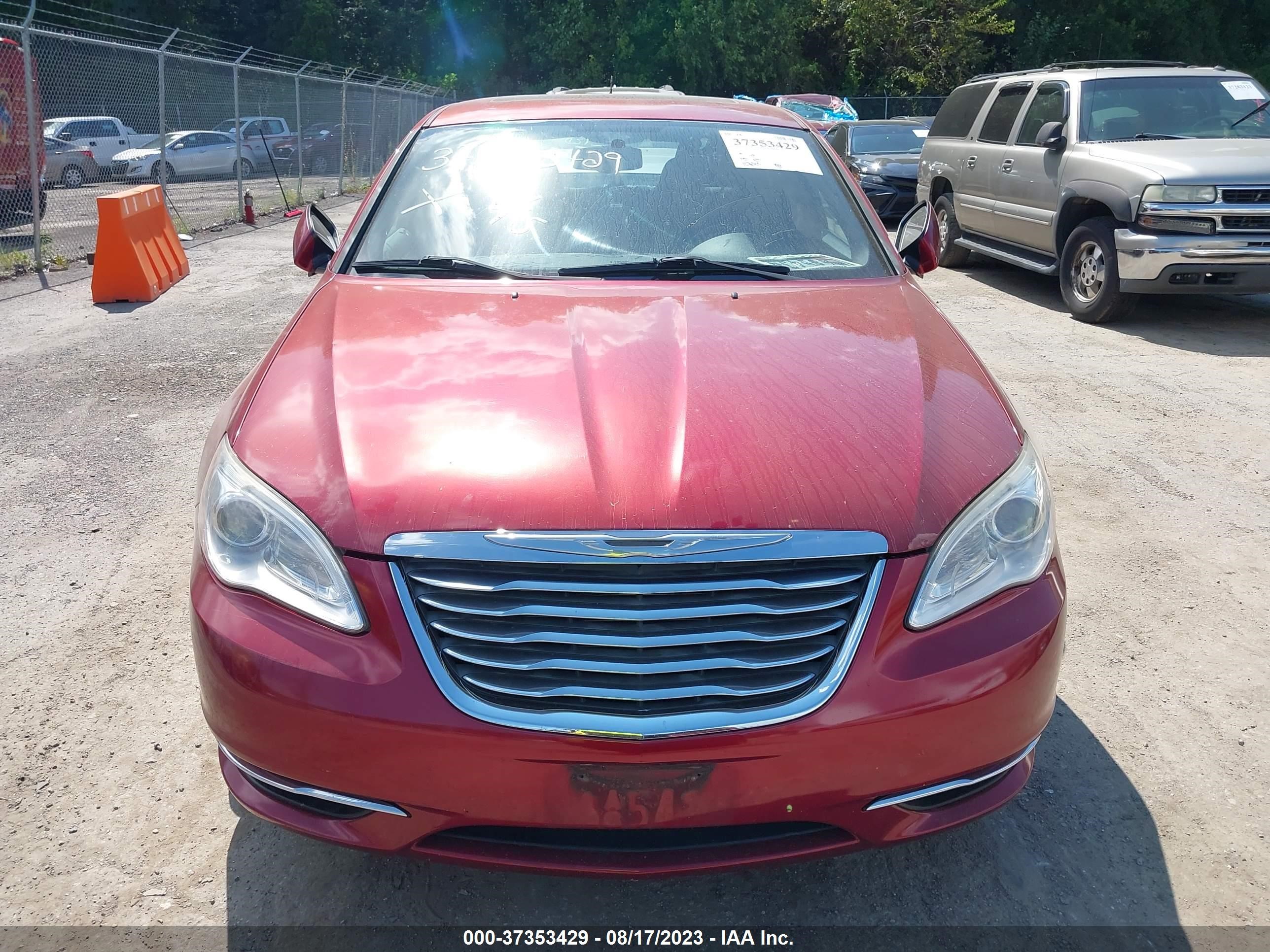 Photo 11 VIN: 1C3CCBBG5CN164530 - CHRYSLER 200 