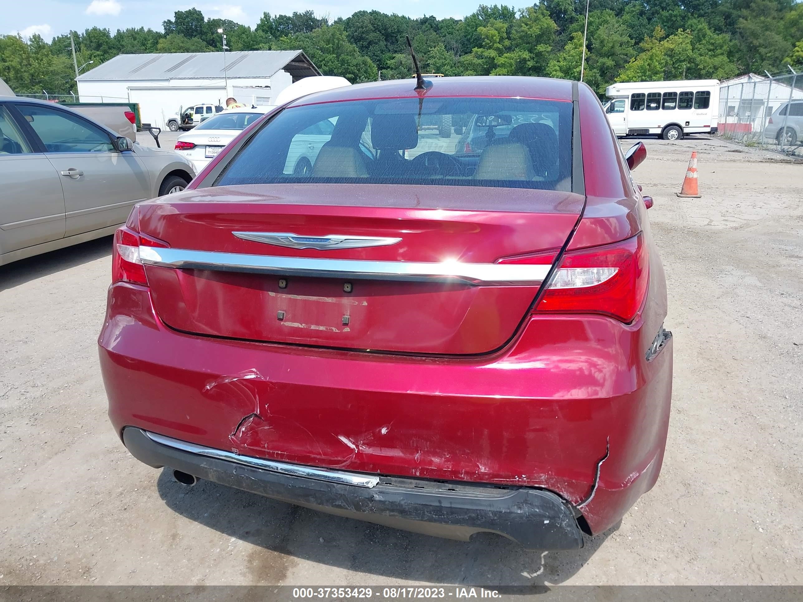 Photo 15 VIN: 1C3CCBBG5CN164530 - CHRYSLER 200 