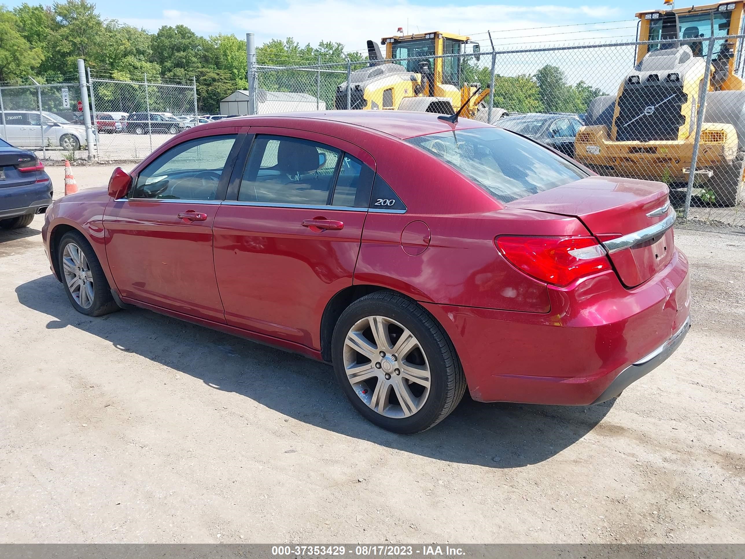 Photo 2 VIN: 1C3CCBBG5CN164530 - CHRYSLER 200 