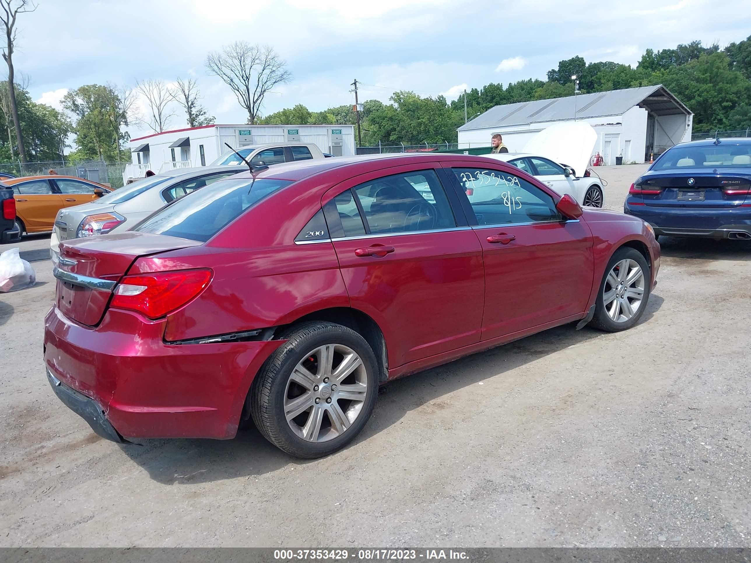 Photo 3 VIN: 1C3CCBBG5CN164530 - CHRYSLER 200 