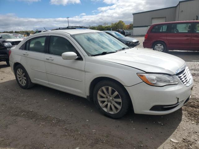 Photo 3 VIN: 1C3CCBBG5DN703648 - CHRYSLER 200 TOURIN 