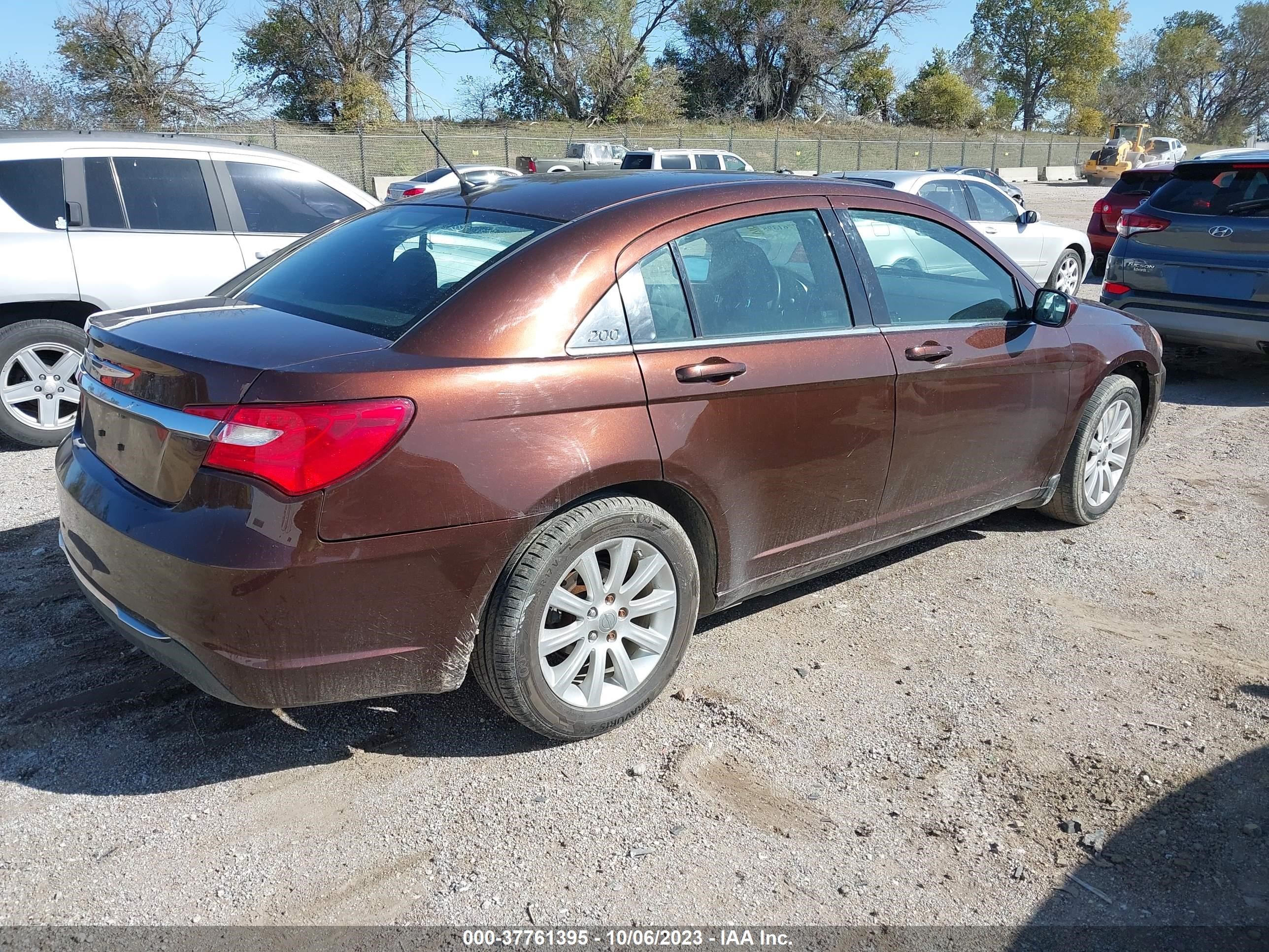 Photo 3 VIN: 1C3CCBBG6CN219258 - CHRYSLER 200 