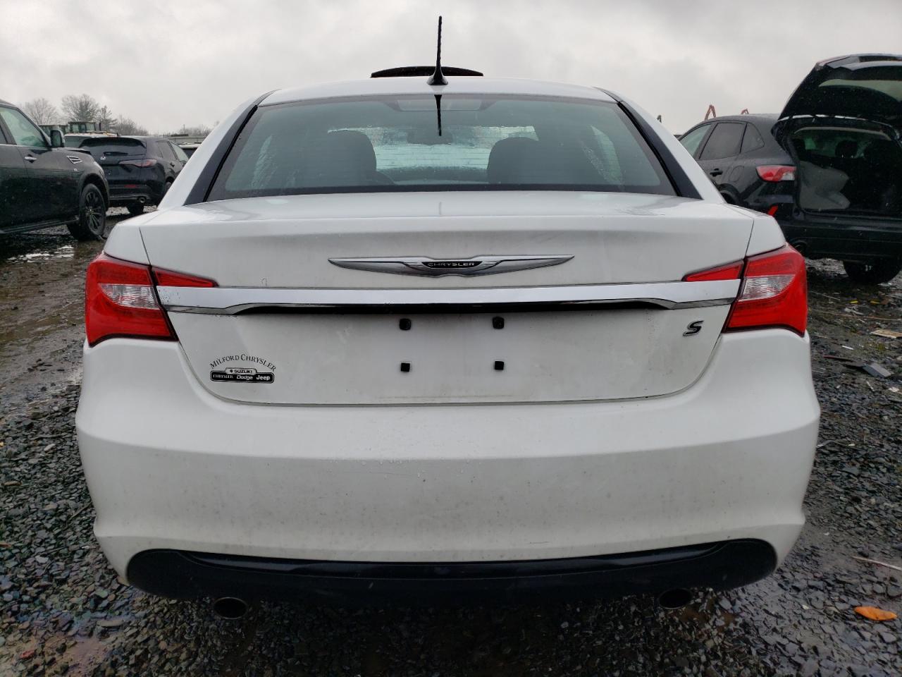 Photo 5 VIN: 1C3CCBBG7CN330000 - CHRYSLER 200 