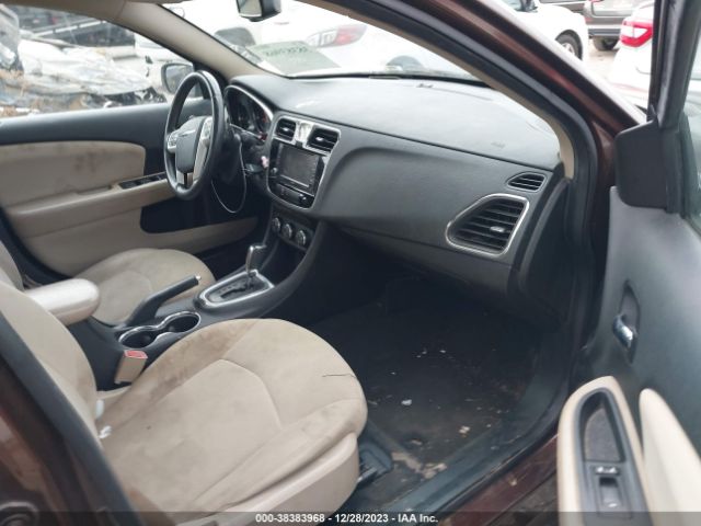 Photo 4 VIN: 1C3CCBBG8CN227412 - CHRYSLER 200 