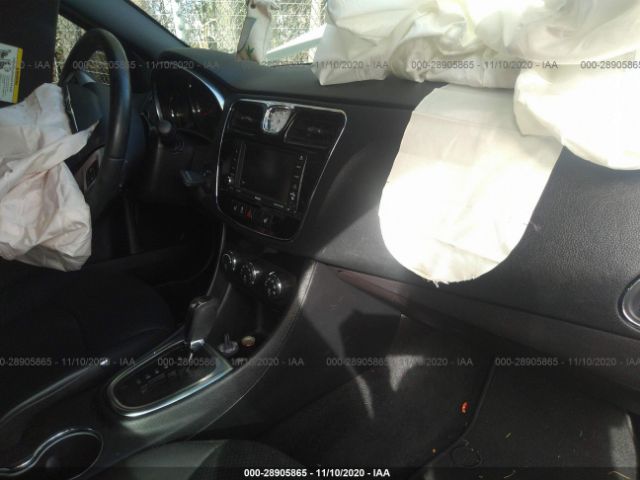 Photo 4 VIN: 1C3CCBBG8EN172043 - CHRYSLER 200 