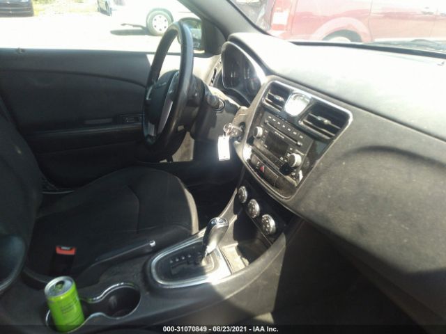 Photo 4 VIN: 1C3CCBBG9CN161131 - CHRYSLER 200 