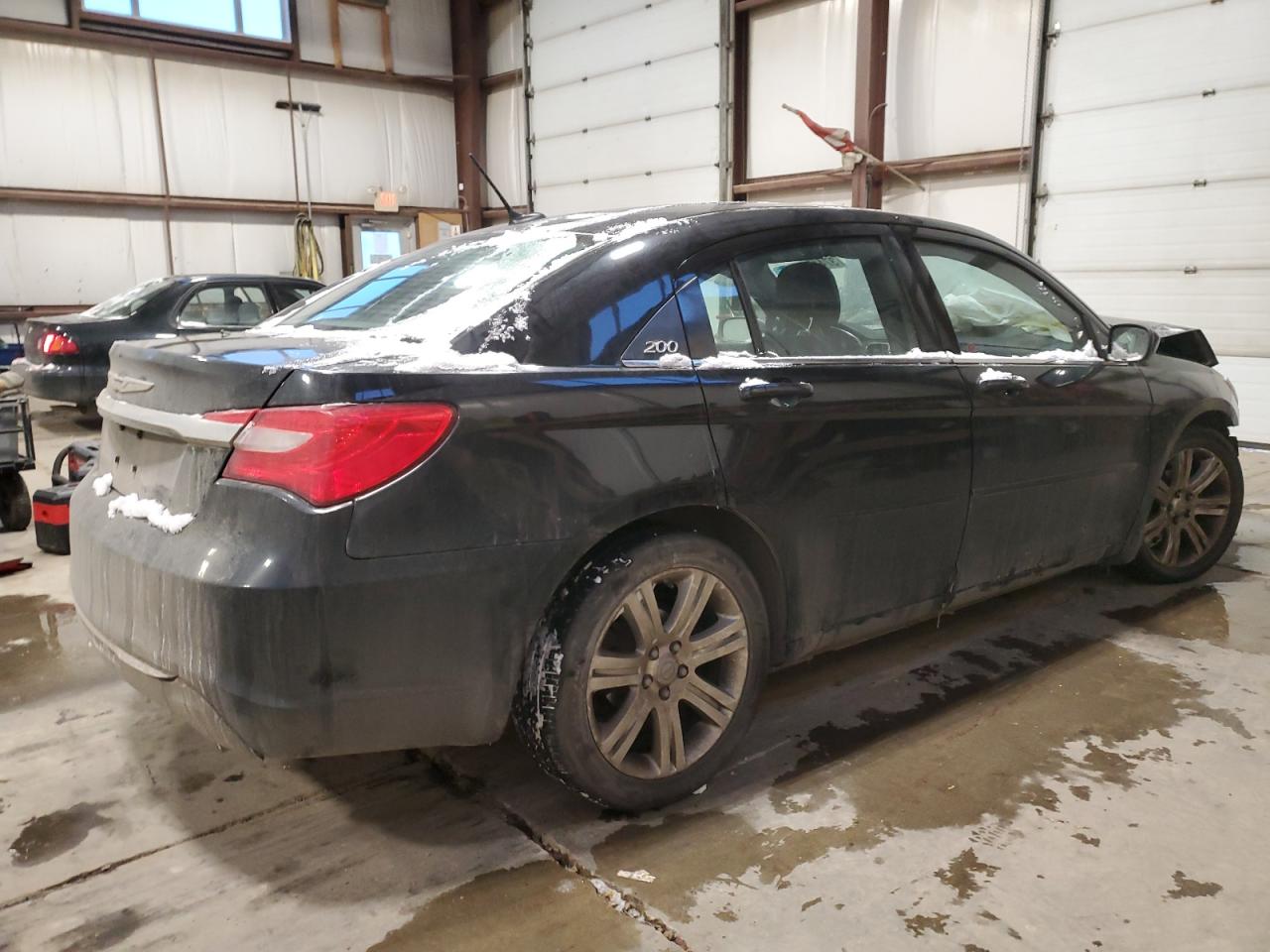 Photo 2 VIN: 1C3CCBBG9DN668080 - CHRYSLER 200 