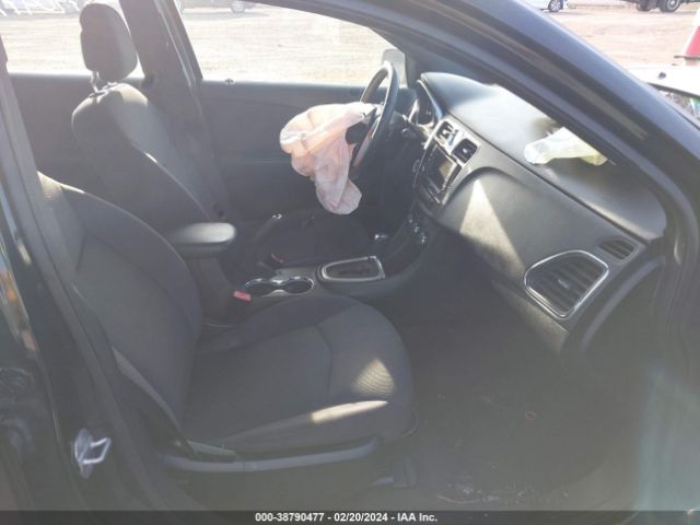 Photo 4 VIN: 1C3CCBBGXCN214791 - CHRYSLER 200 