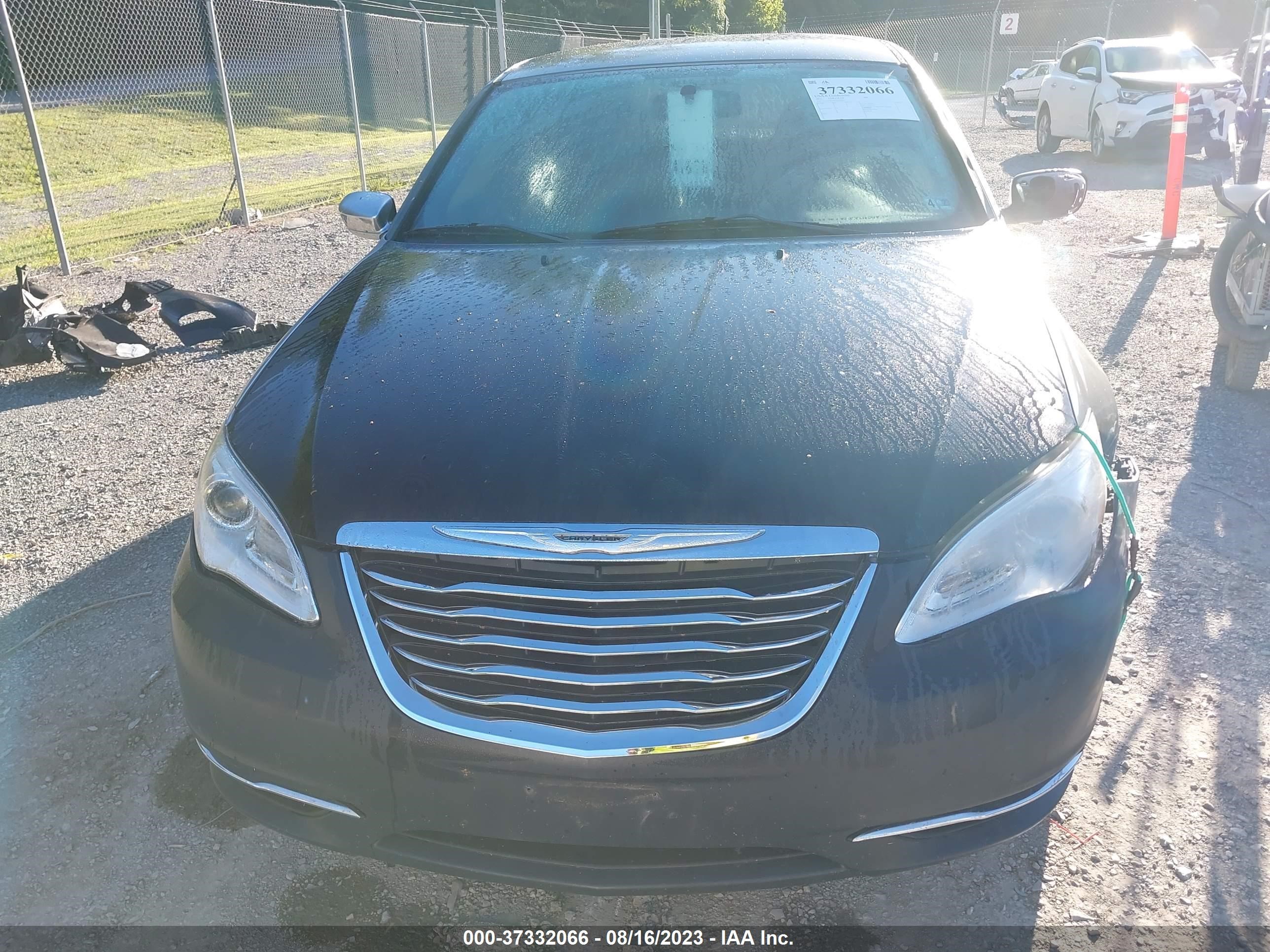 Photo 11 VIN: 1C3CCBCB0CN241839 - CHRYSLER 200 