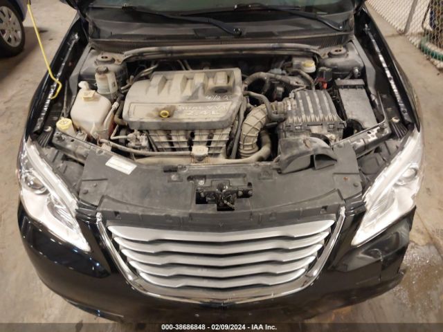 Photo 9 VIN: 1C3CCBCB8CN258078 - CHRYSLER 200 