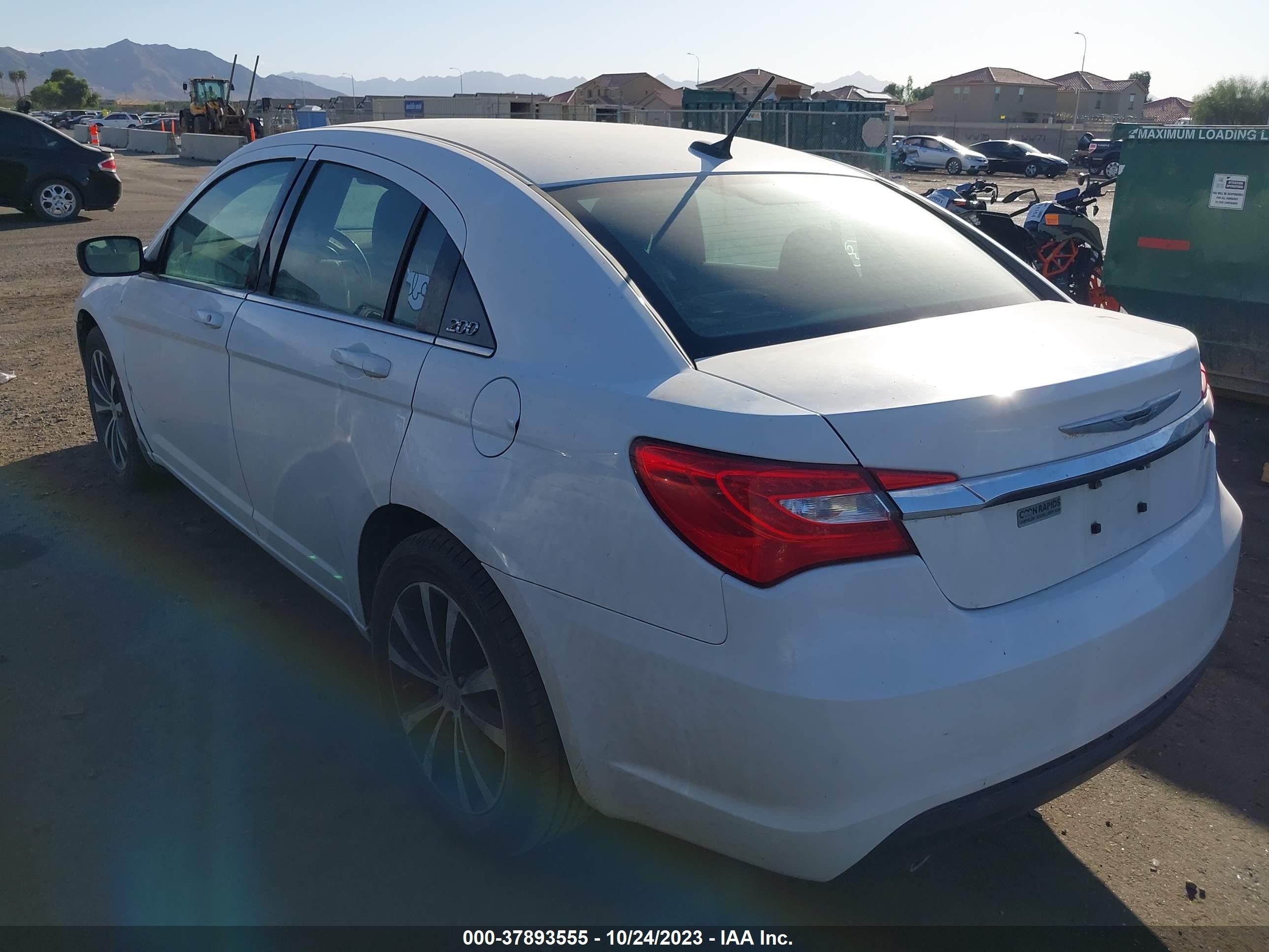 Photo 2 VIN: 1C3CCBCG1DN676379 - CHRYSLER 200 