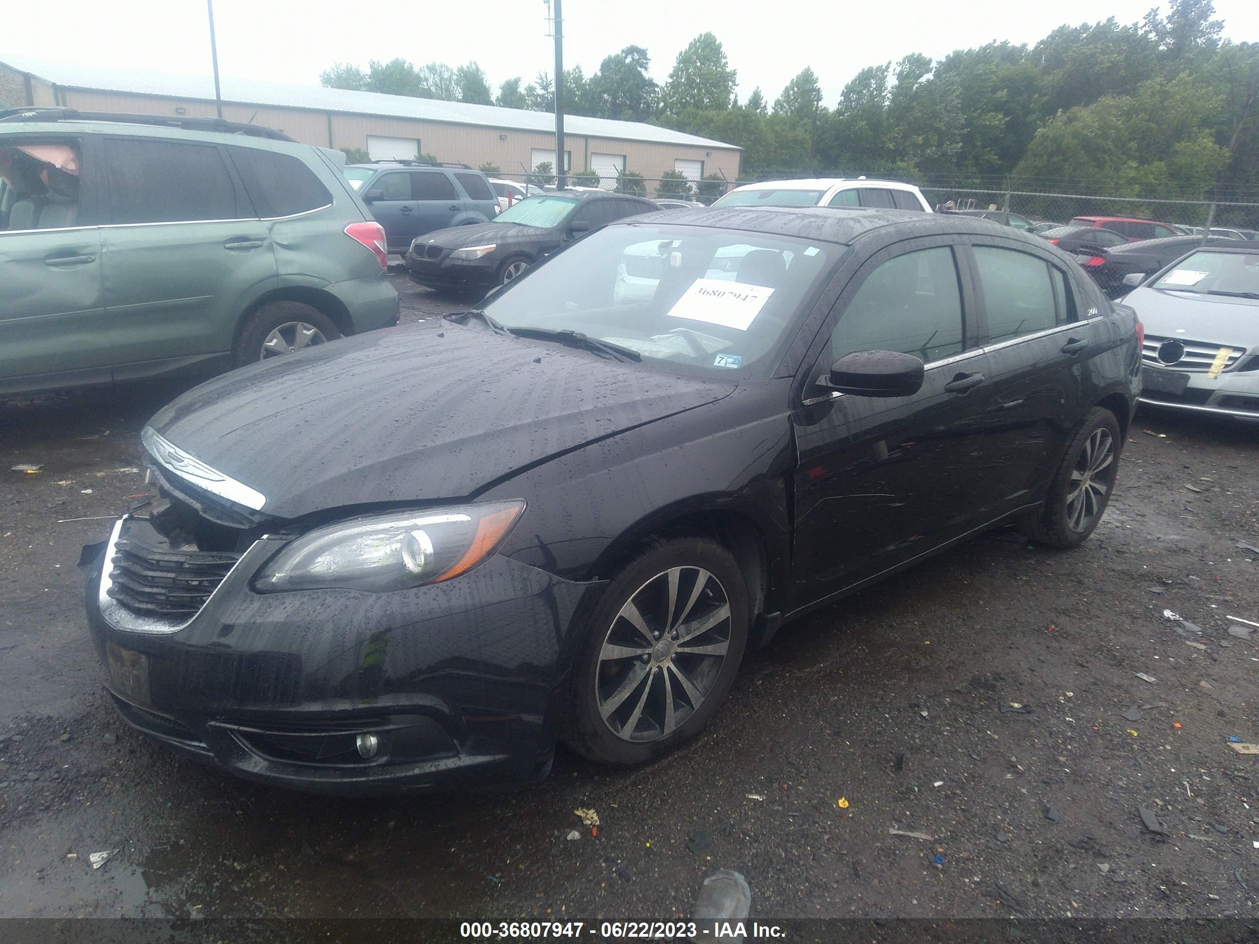 Photo 1 VIN: 1C3CCBCG2DN553111 - CHRYSLER 200 