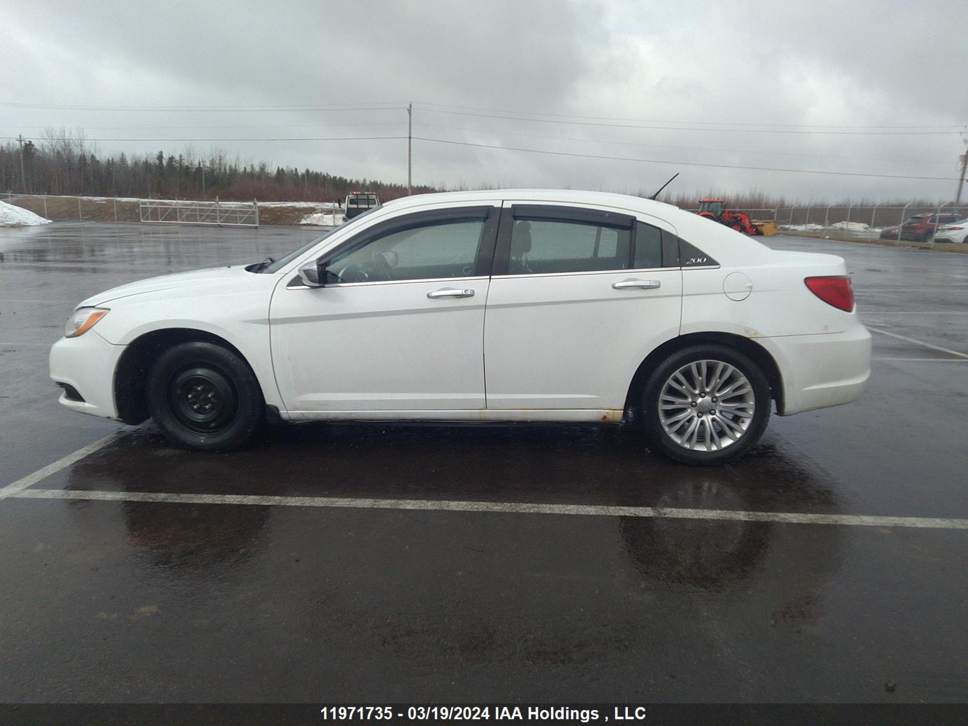 Photo 13 VIN: 1C3CCBCG2DN742924 - CHRYSLER 200 