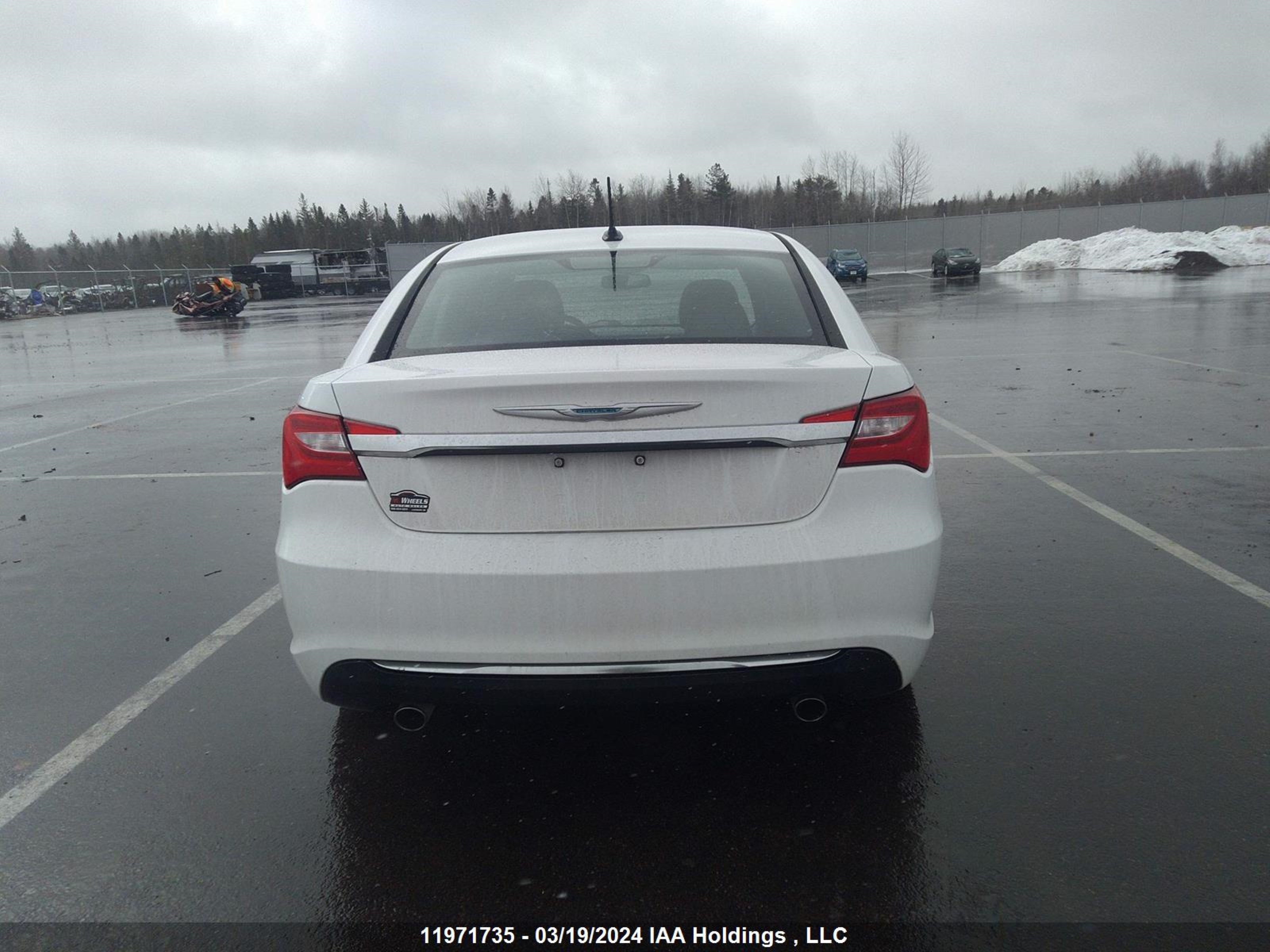 Photo 15 VIN: 1C3CCBCG2DN742924 - CHRYSLER 200 