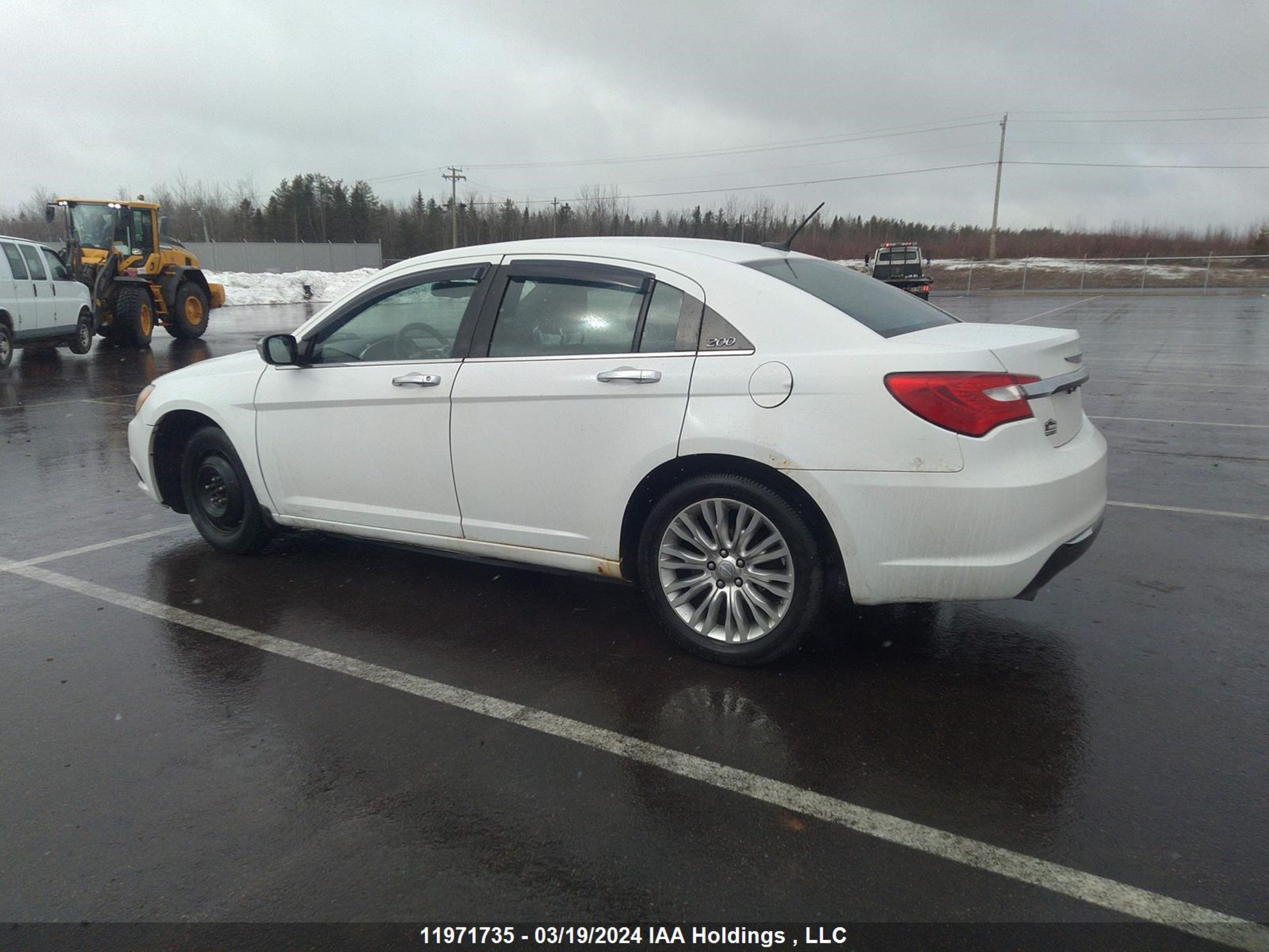 Photo 2 VIN: 1C3CCBCG2DN742924 - CHRYSLER 200 