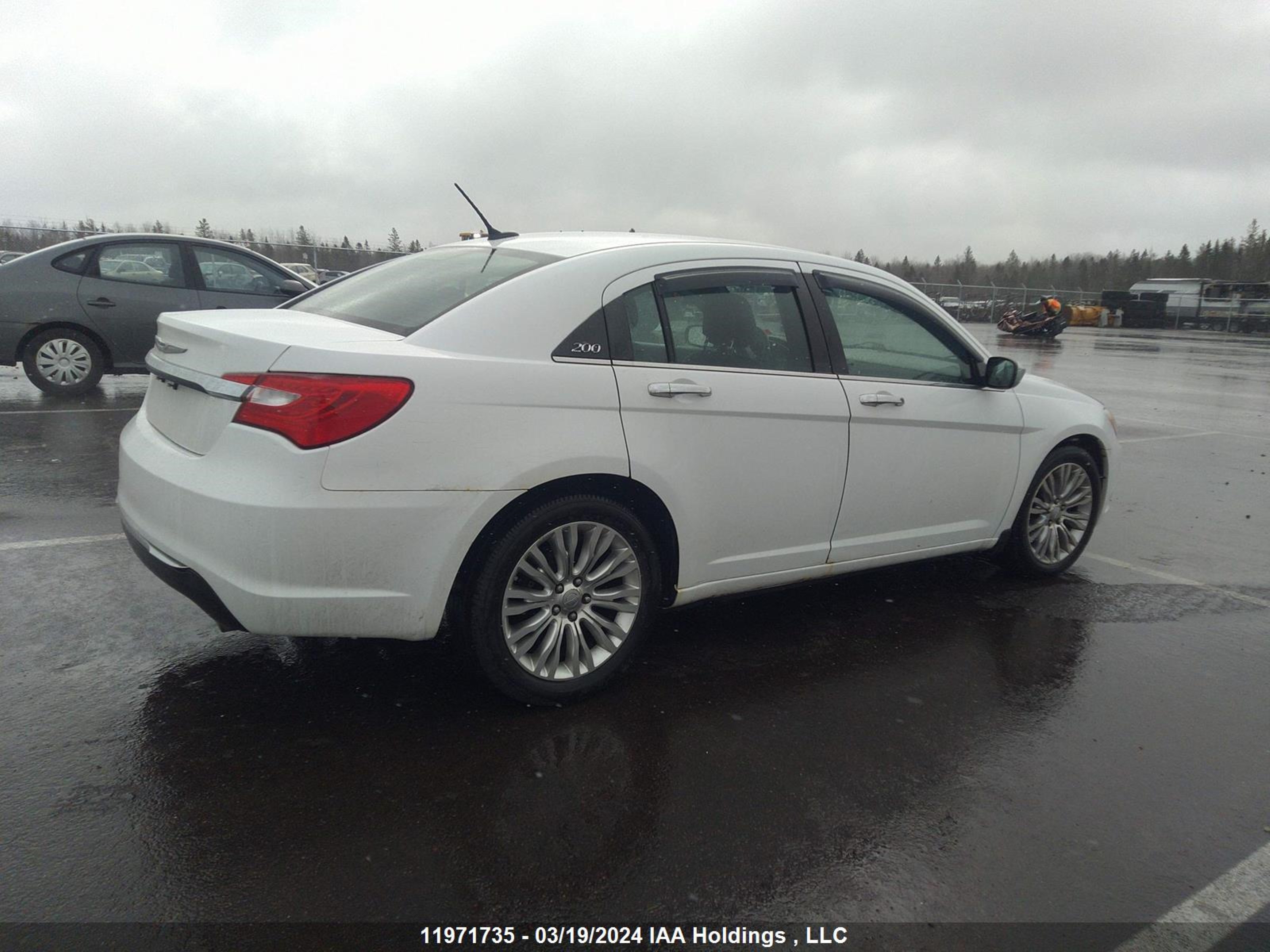 Photo 3 VIN: 1C3CCBCG2DN742924 - CHRYSLER 200 