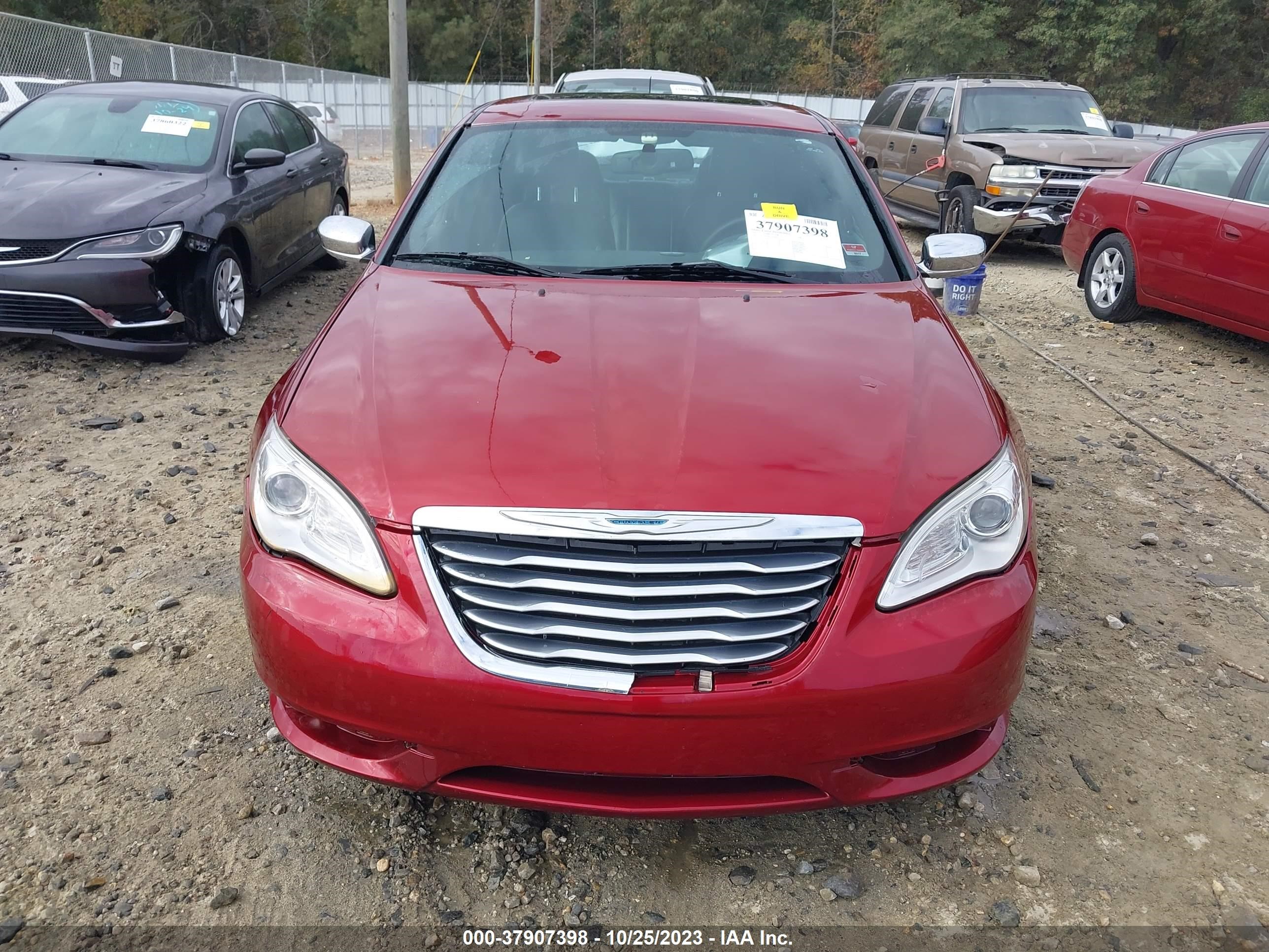 Photo 11 VIN: 1C3CCBCG3CN116832 - CHRYSLER 200 