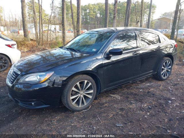 Photo 1 VIN: 1C3CCBCG3EN135366 - CHRYSLER 200 