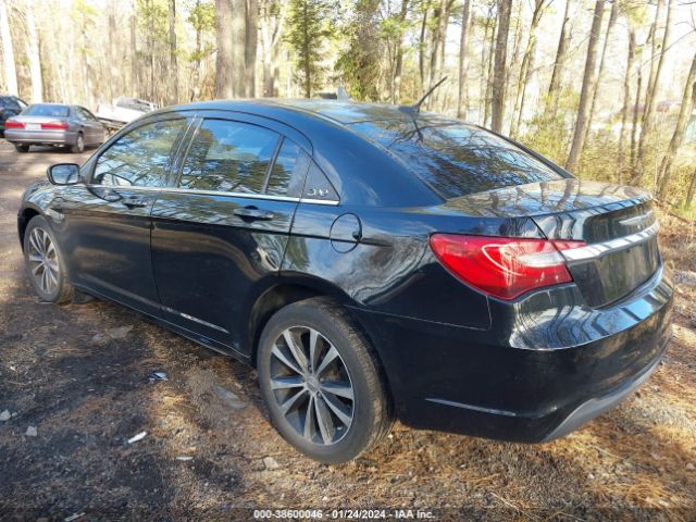 Photo 2 VIN: 1C3CCBCG3EN135366 - CHRYSLER 200 