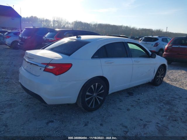 Photo 3 VIN: 1C3CCBCG6DN715645 - CHRYSLER 200 