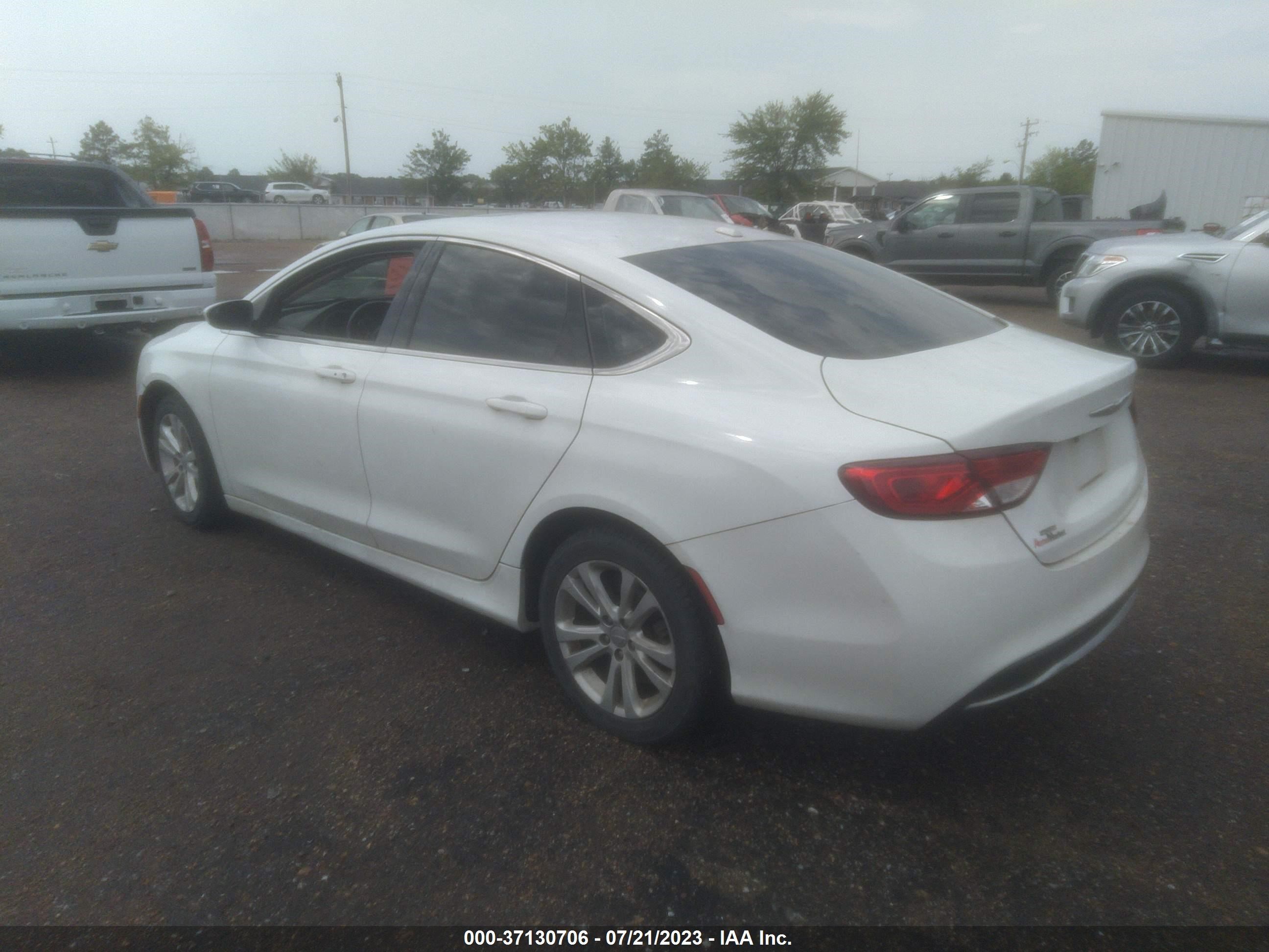 Photo 2 VIN: 1C3CCCAB0FN559618 - CHRYSLER 200 