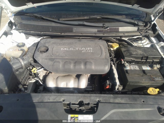 Photo 9 VIN: 1C3CCCAB0FN592795 - CHRYSLER 200 