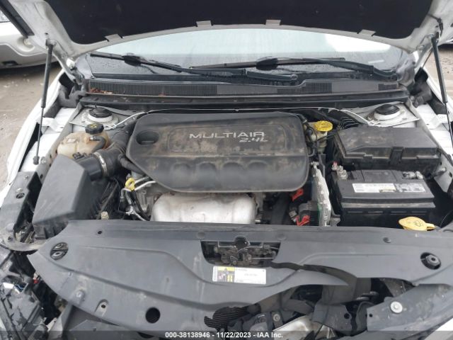 Photo 9 VIN: 1C3CCCAB0FN617405 - CHRYSLER 200 