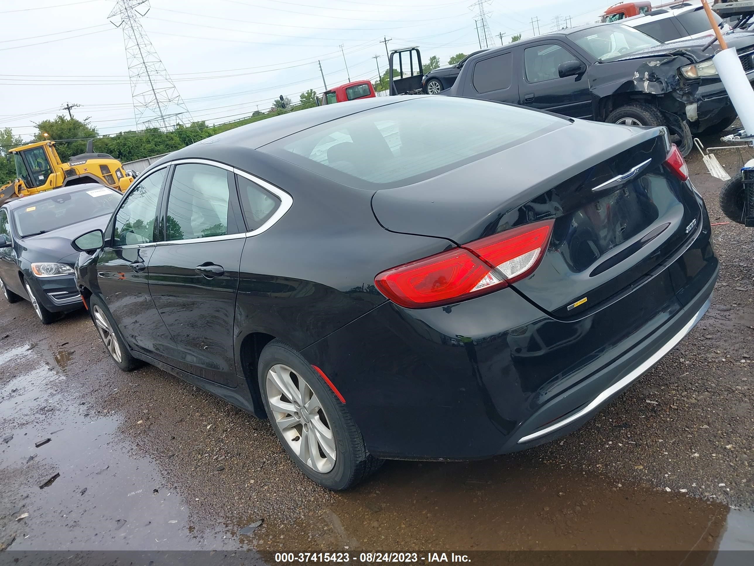 Photo 2 VIN: 1C3CCCAB0FN700929 - CHRYSLER 200 