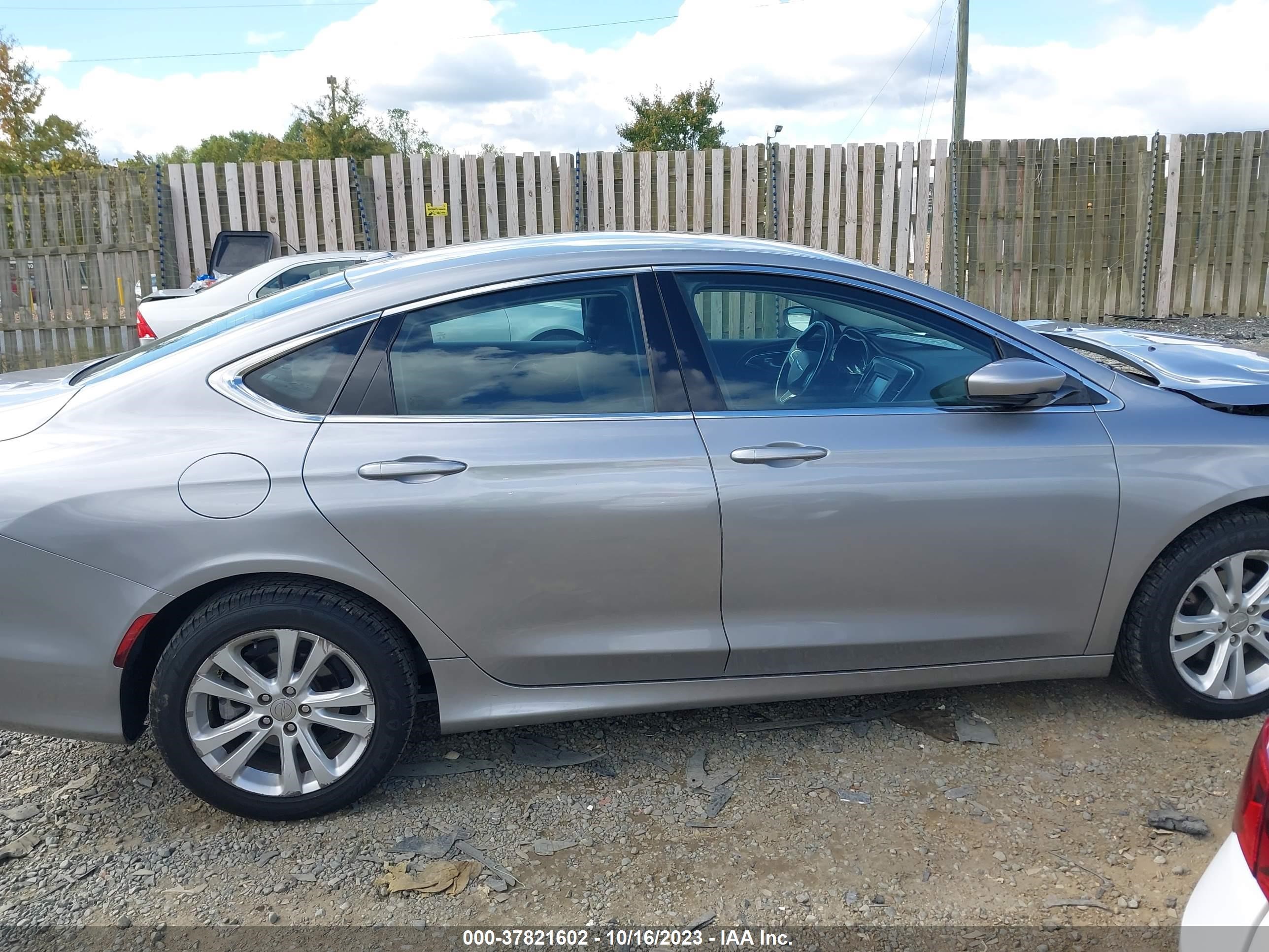 Photo 12 VIN: 1C3CCCAB0GN164386 - CHRYSLER 200 