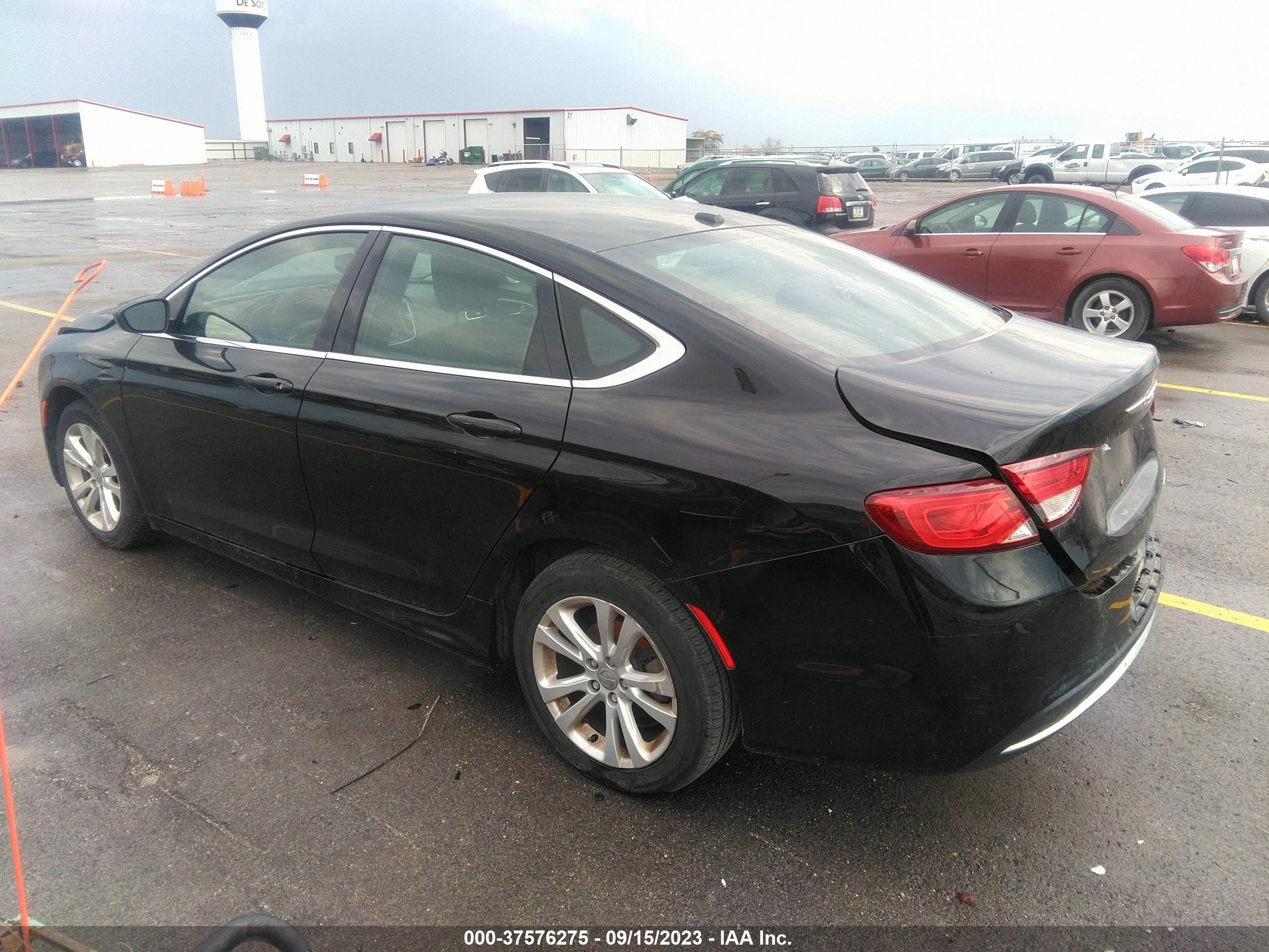 Photo 2 VIN: 1C3CCCAB1FN555450 - CHRYSLER 200 