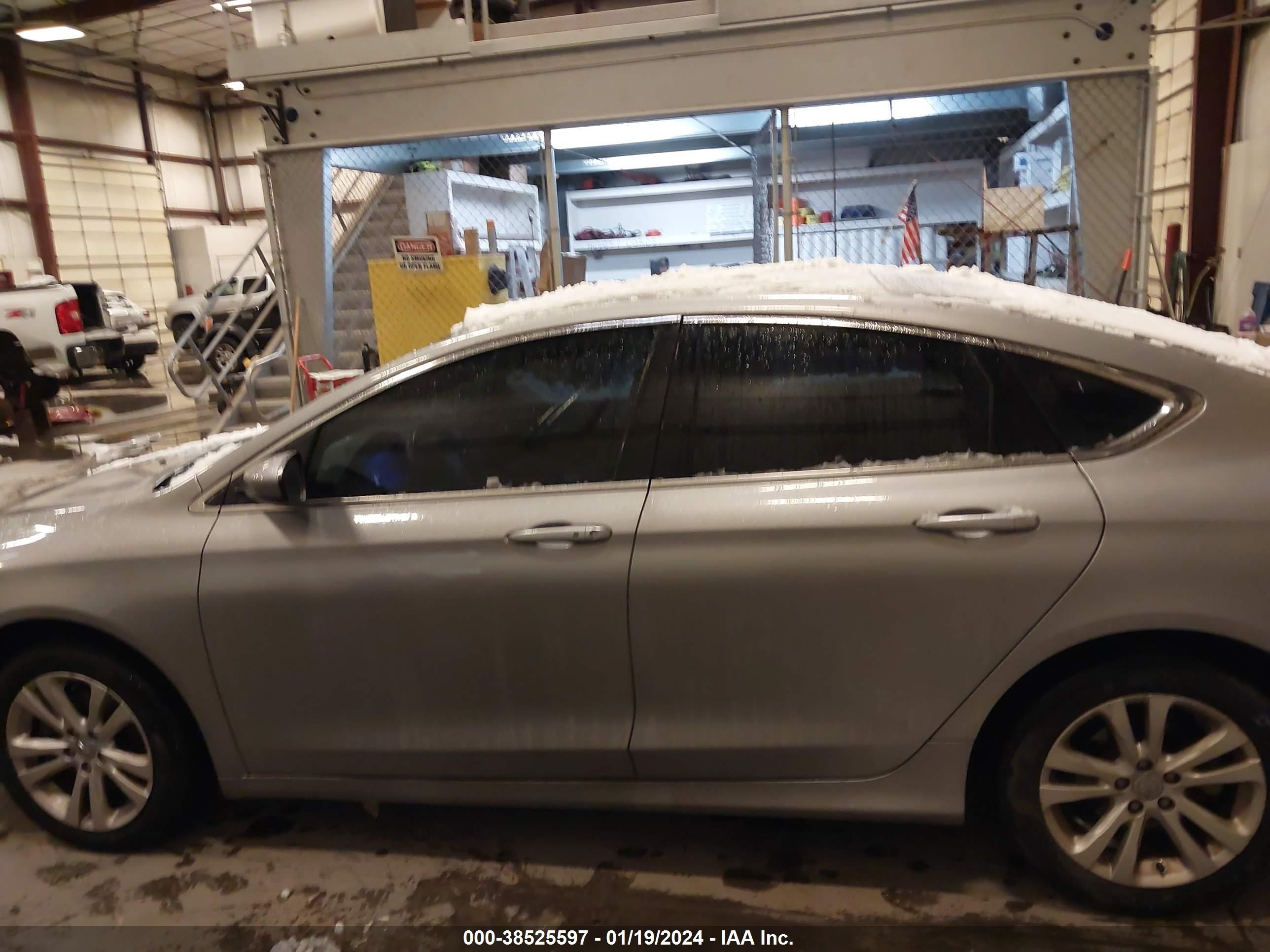 Photo 5 VIN: 1C3CCCAB1FN590148 - CHRYSLER 200 