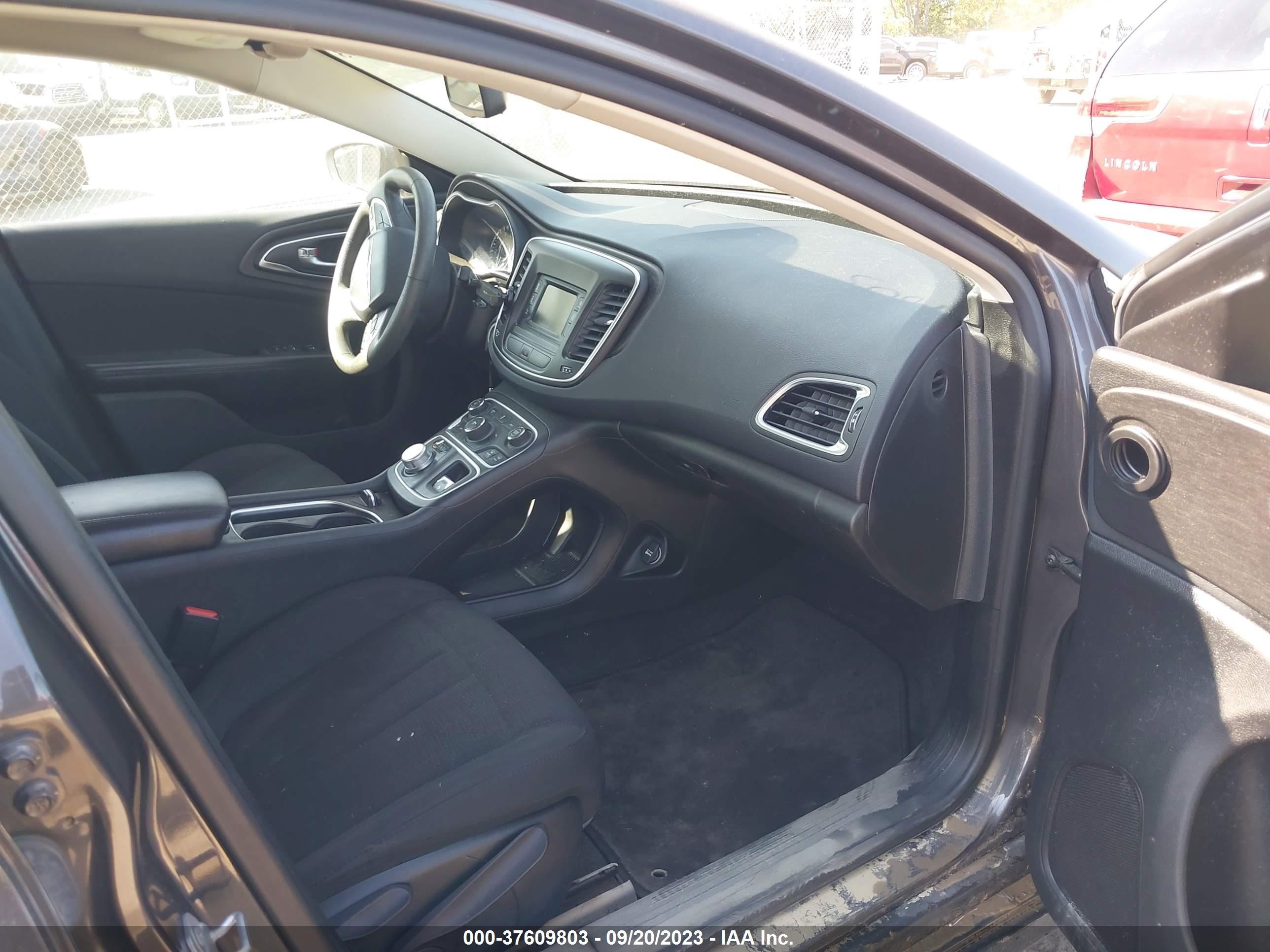 Photo 4 VIN: 1C3CCCAB1FN629918 - CHRYSLER 200 