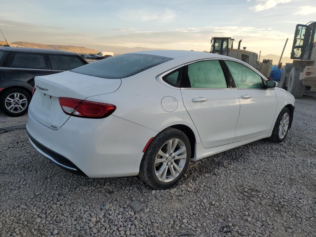 Photo 2 VIN: 1C3CCCAB1FN631362 - CHRYSLER 200 