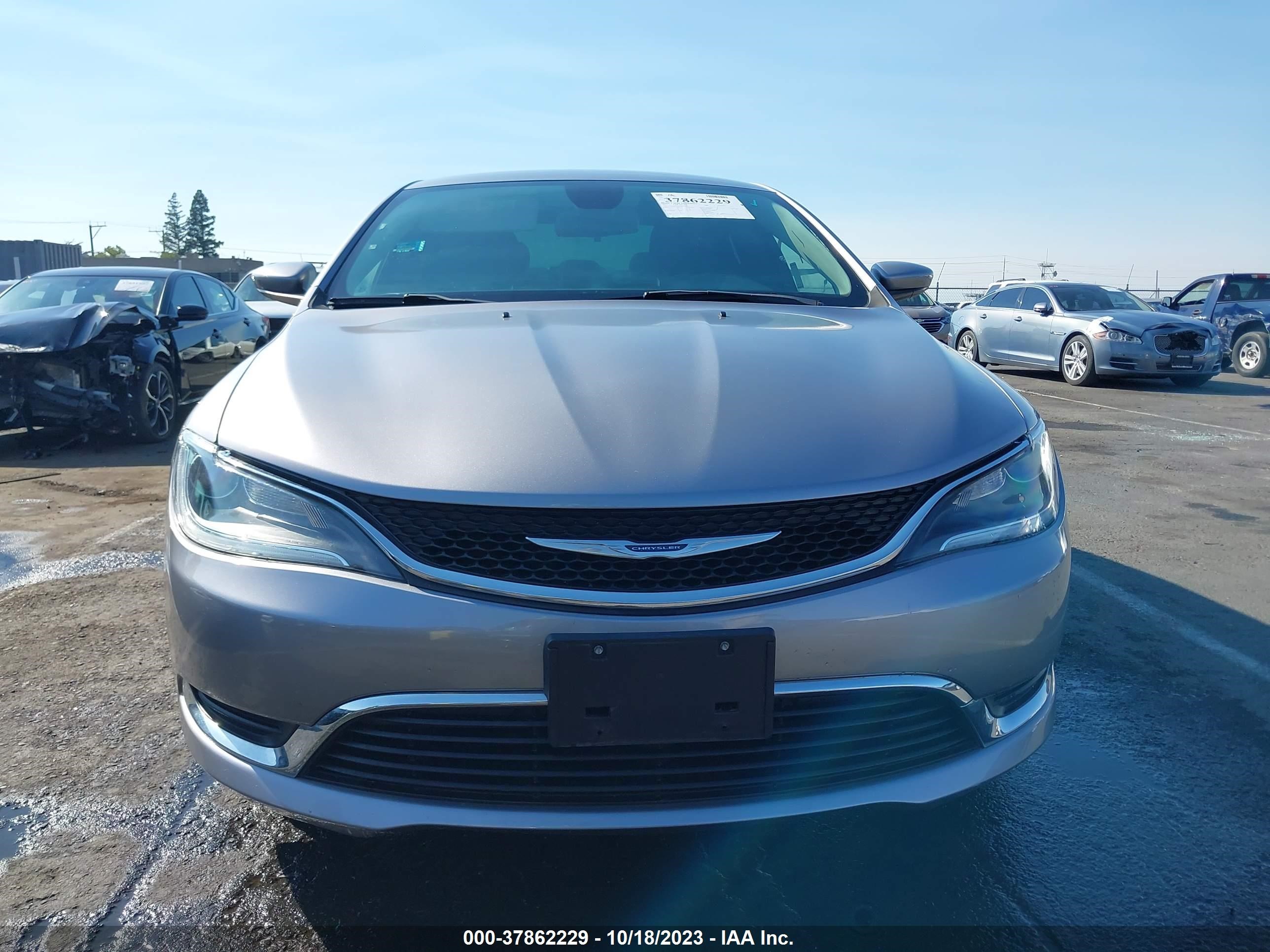 Photo 11 VIN: 1C3CCCAB1FN698964 - CHRYSLER 200 