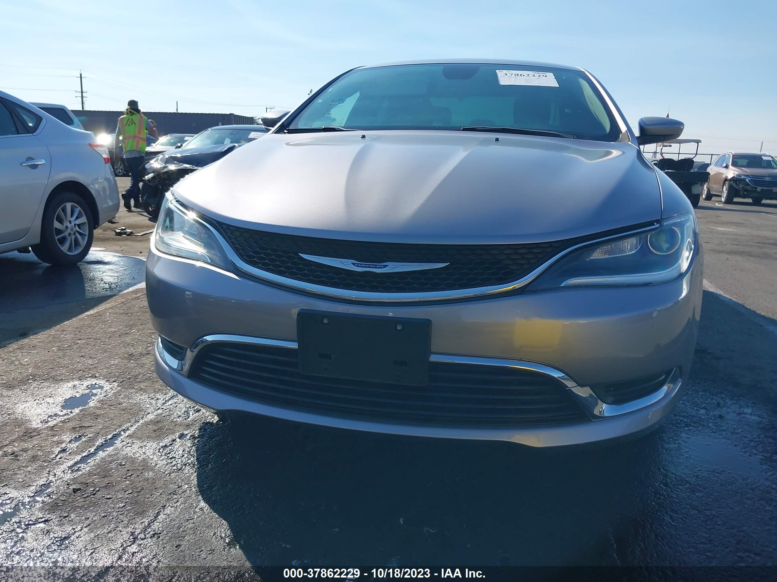 Photo 5 VIN: 1C3CCCAB1FN698964 - CHRYSLER 200 