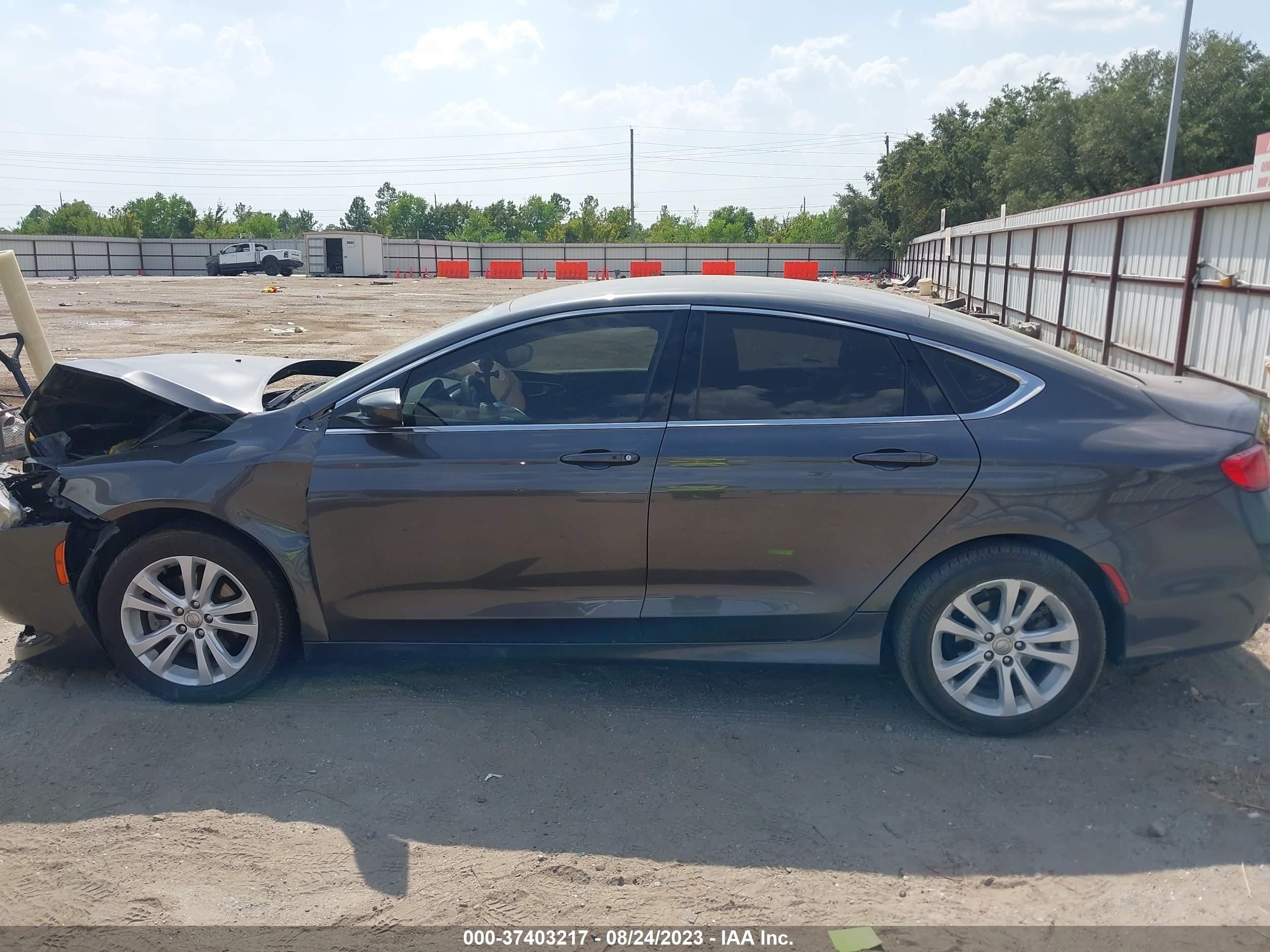 Photo 13 VIN: 1C3CCCAB1GN160962 - CHRYSLER 200 