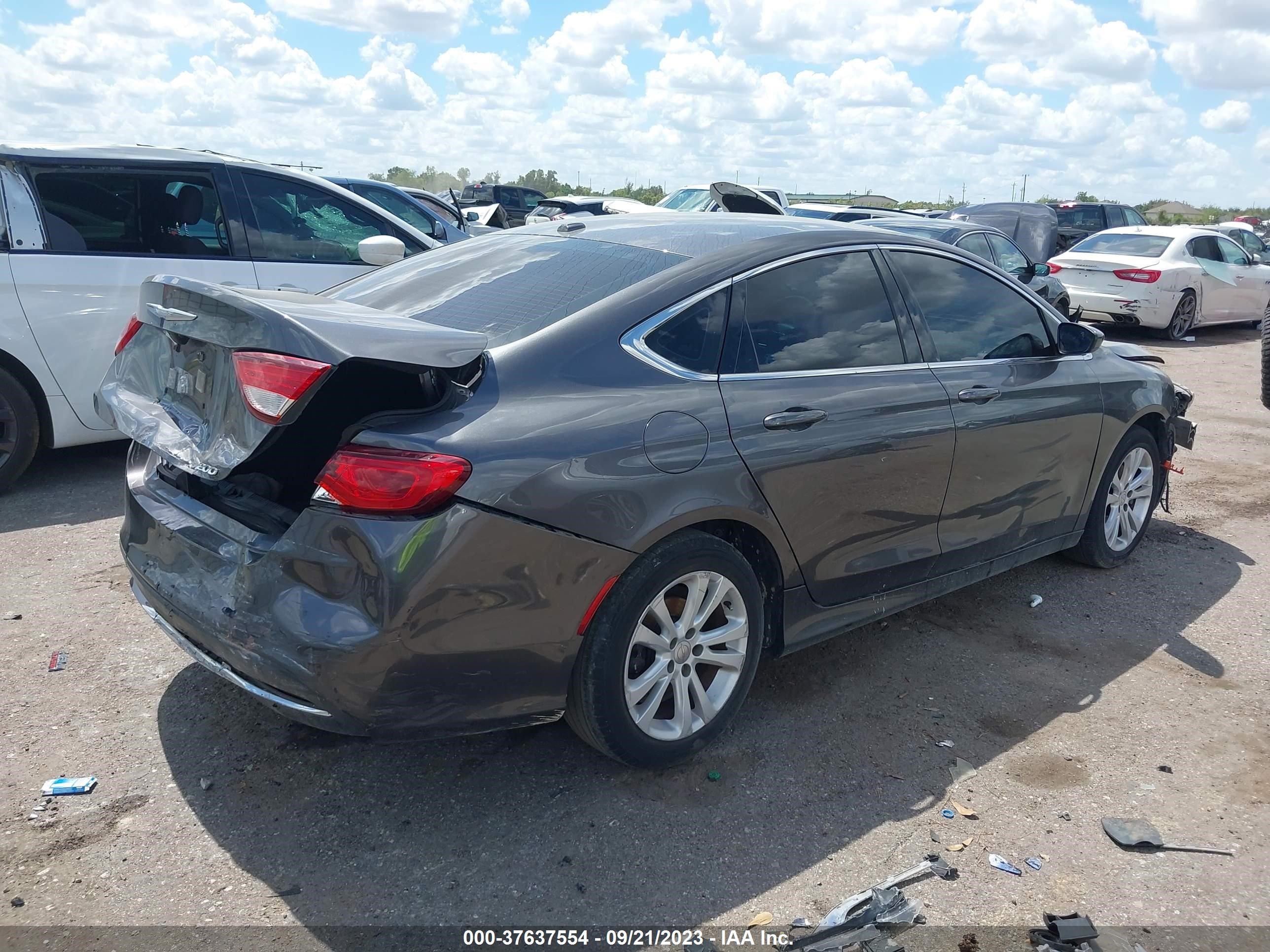 Photo 3 VIN: 1C3CCCAB3FN539198 - CHRYSLER 200 