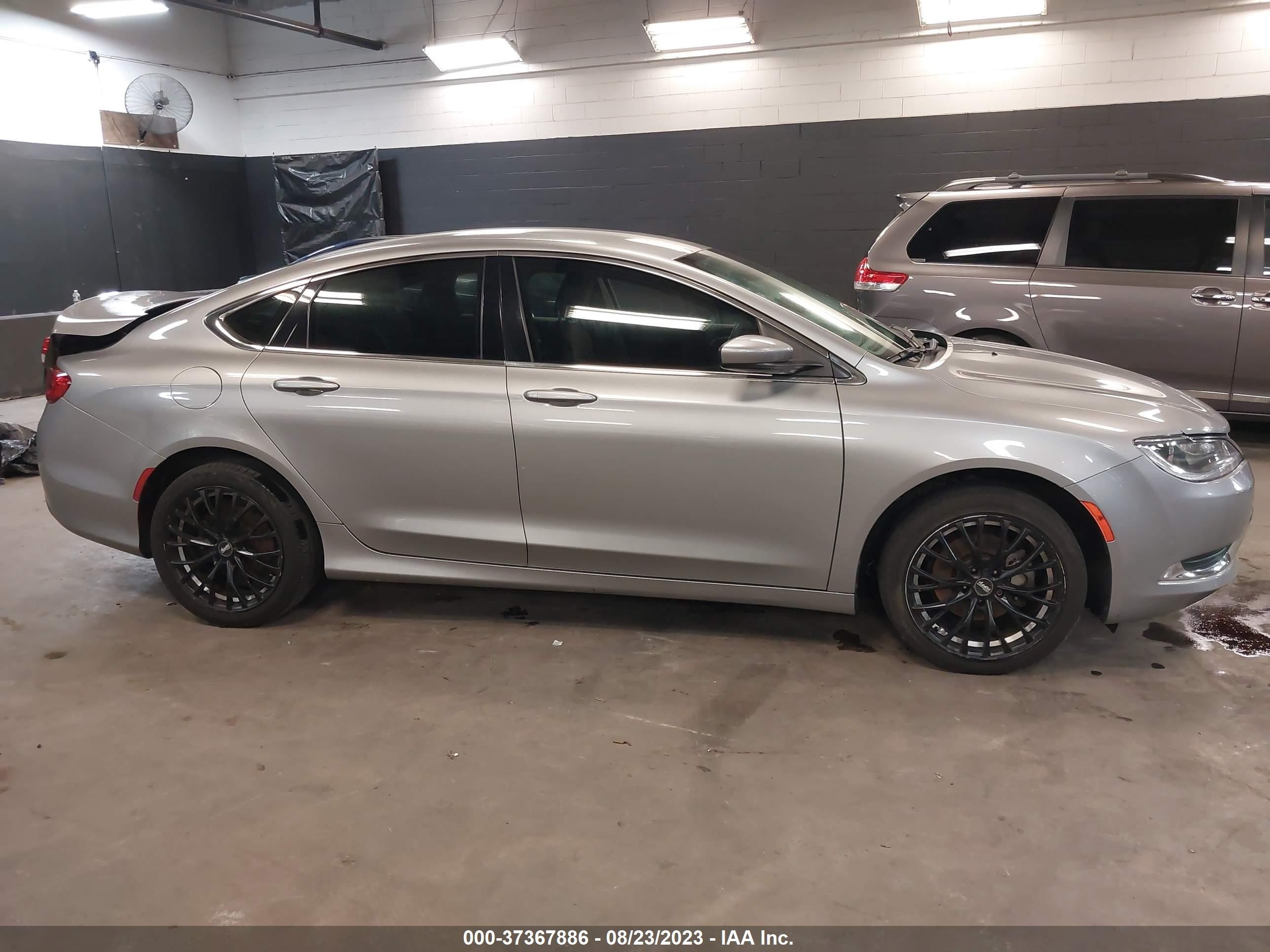 Photo 12 VIN: 1C3CCCAB3FN702948 - CHRYSLER 200 