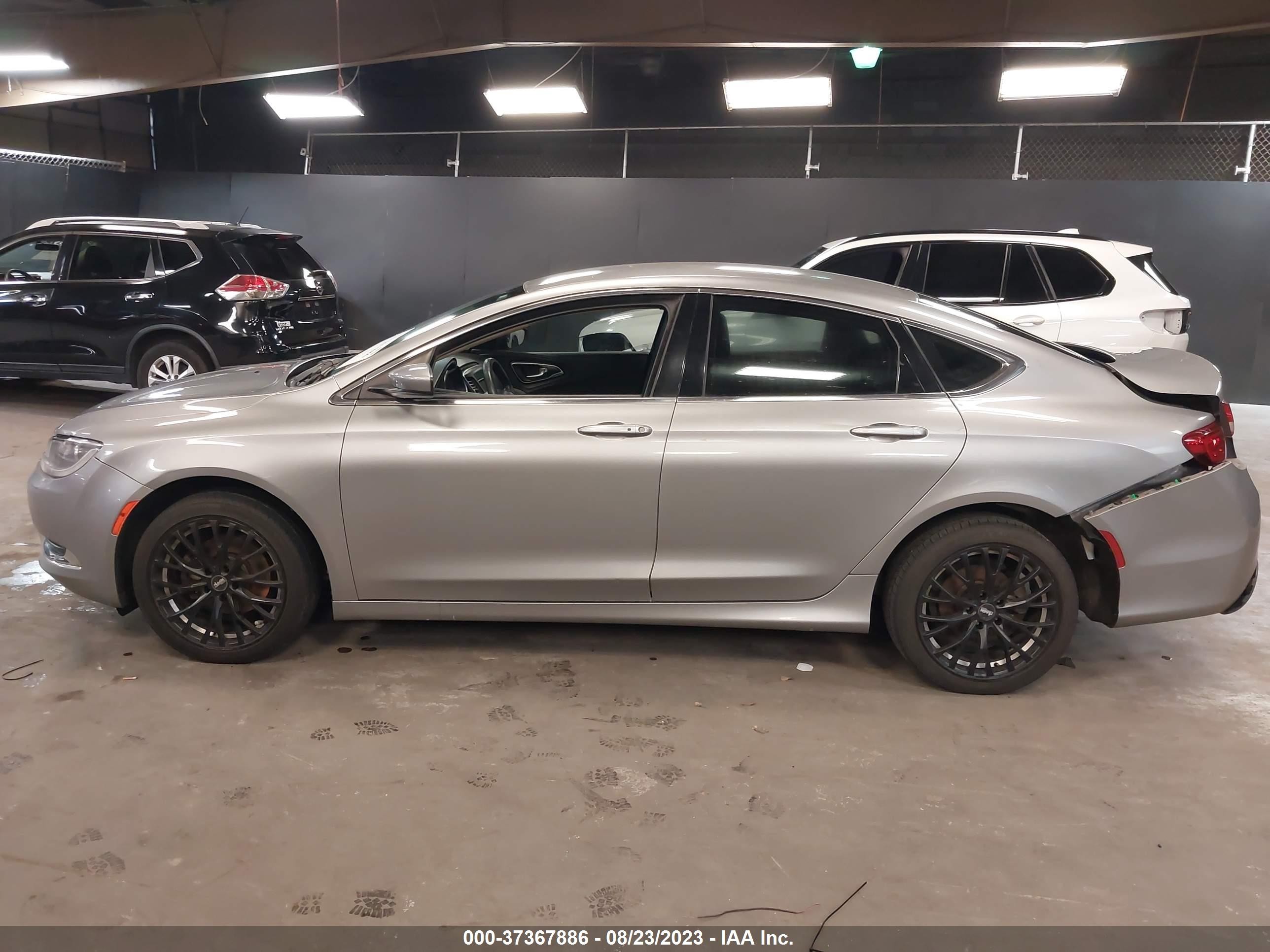 Photo 13 VIN: 1C3CCCAB3FN702948 - CHRYSLER 200 