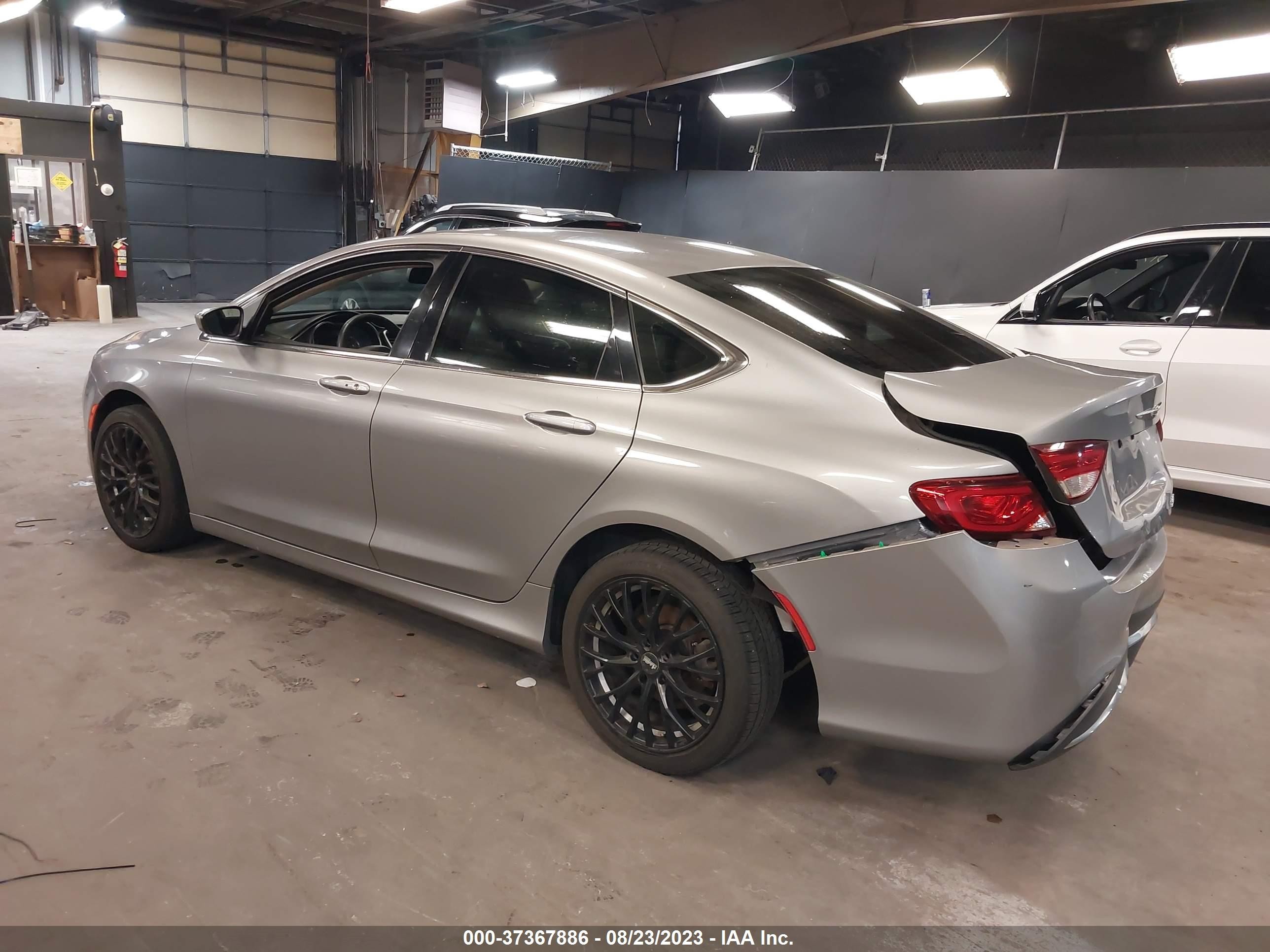 Photo 2 VIN: 1C3CCCAB3FN702948 - CHRYSLER 200 