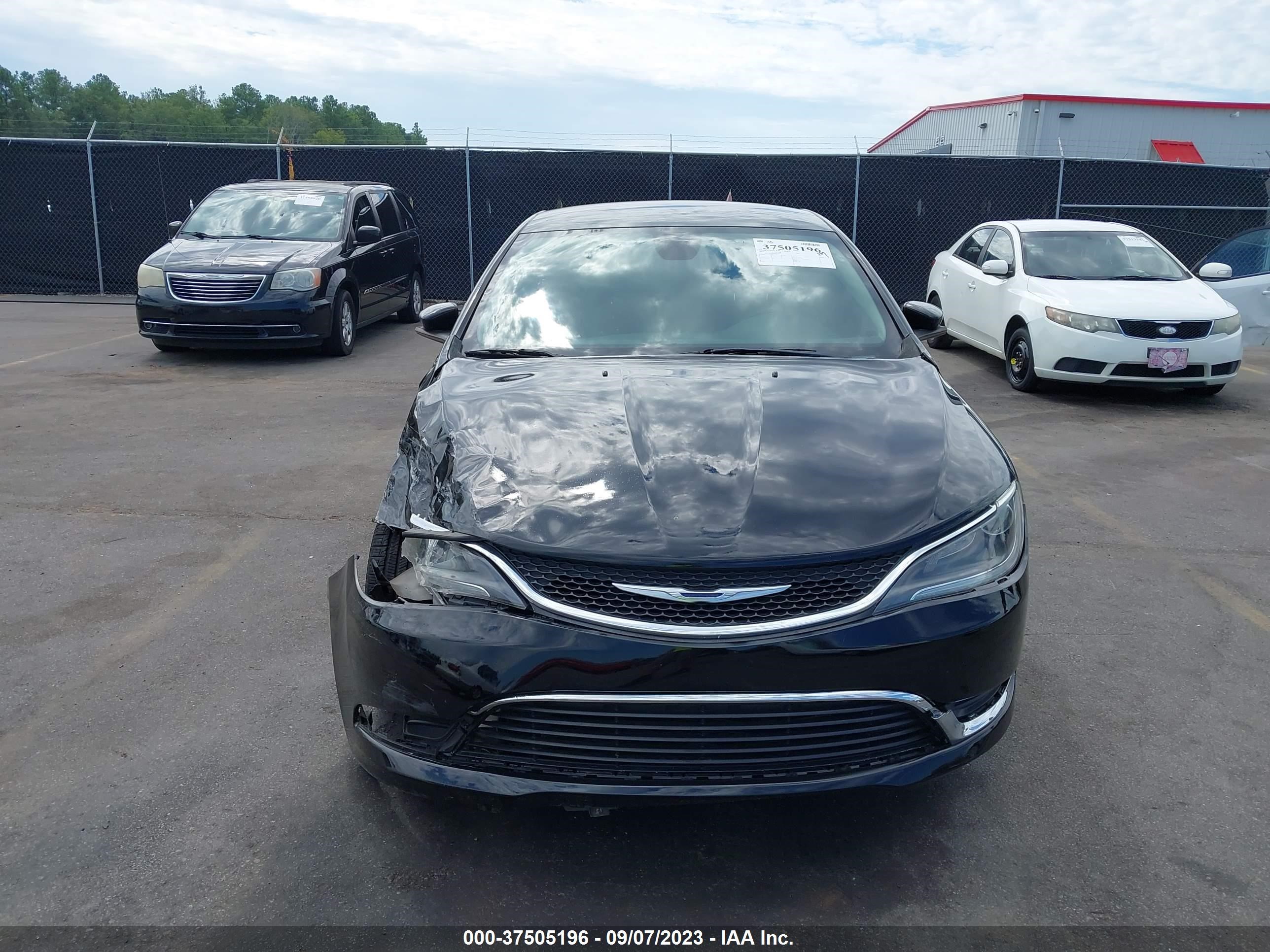 Photo 11 VIN: 1C3CCCAB3FN715747 - CHRYSLER 200 