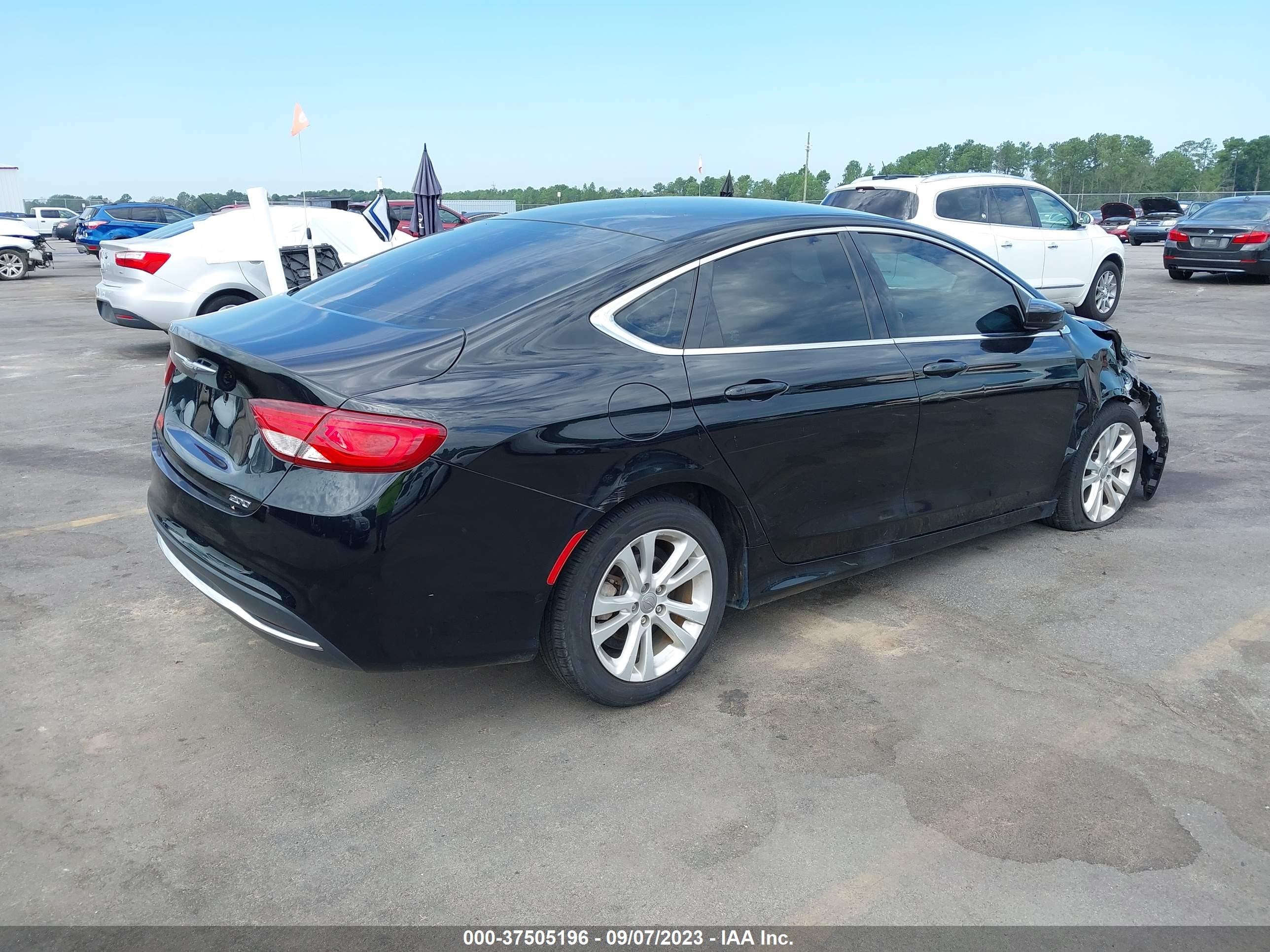 Photo 3 VIN: 1C3CCCAB3FN715747 - CHRYSLER 200 