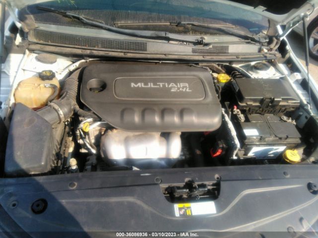 Photo 9 VIN: 1C3CCCAB3FN747484 - CHRYSLER 200 