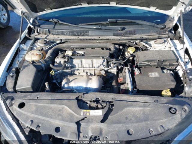 Photo 9 VIN: 1C3CCCAB3GN155424 - CHRYSLER 200 