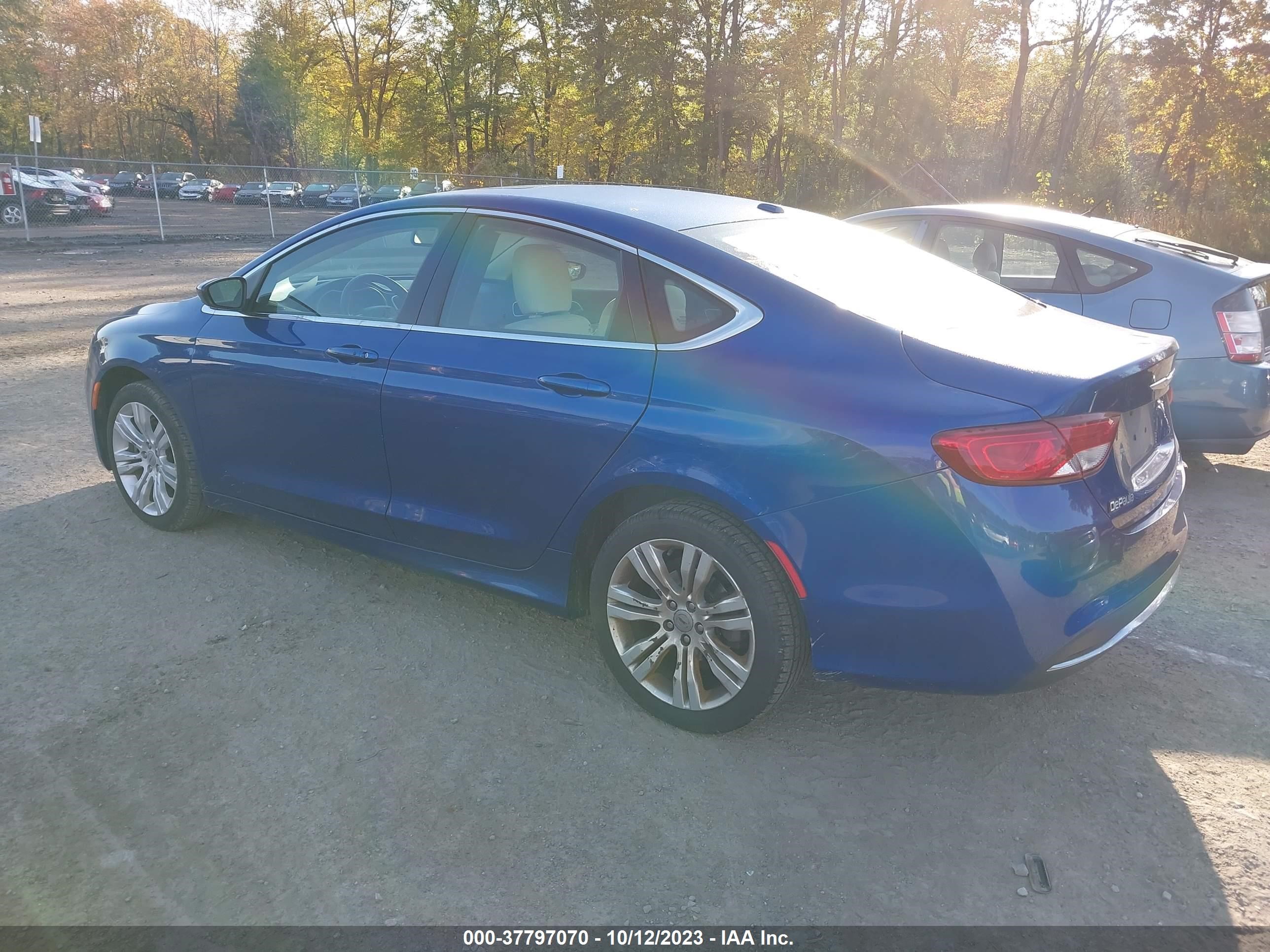 Photo 2 VIN: 1C3CCCAB4FN585624 - CHRYSLER 200 