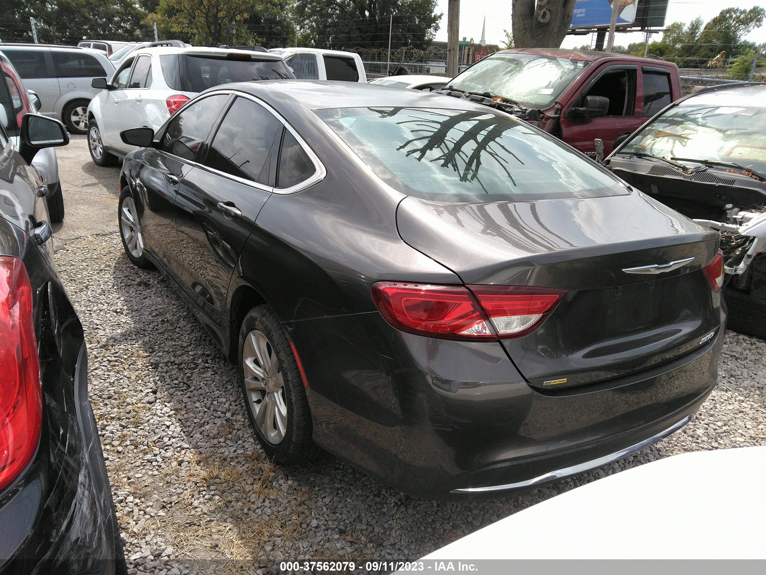 Photo 2 VIN: 1C3CCCAB4FN631243 - CHRYSLER 200 