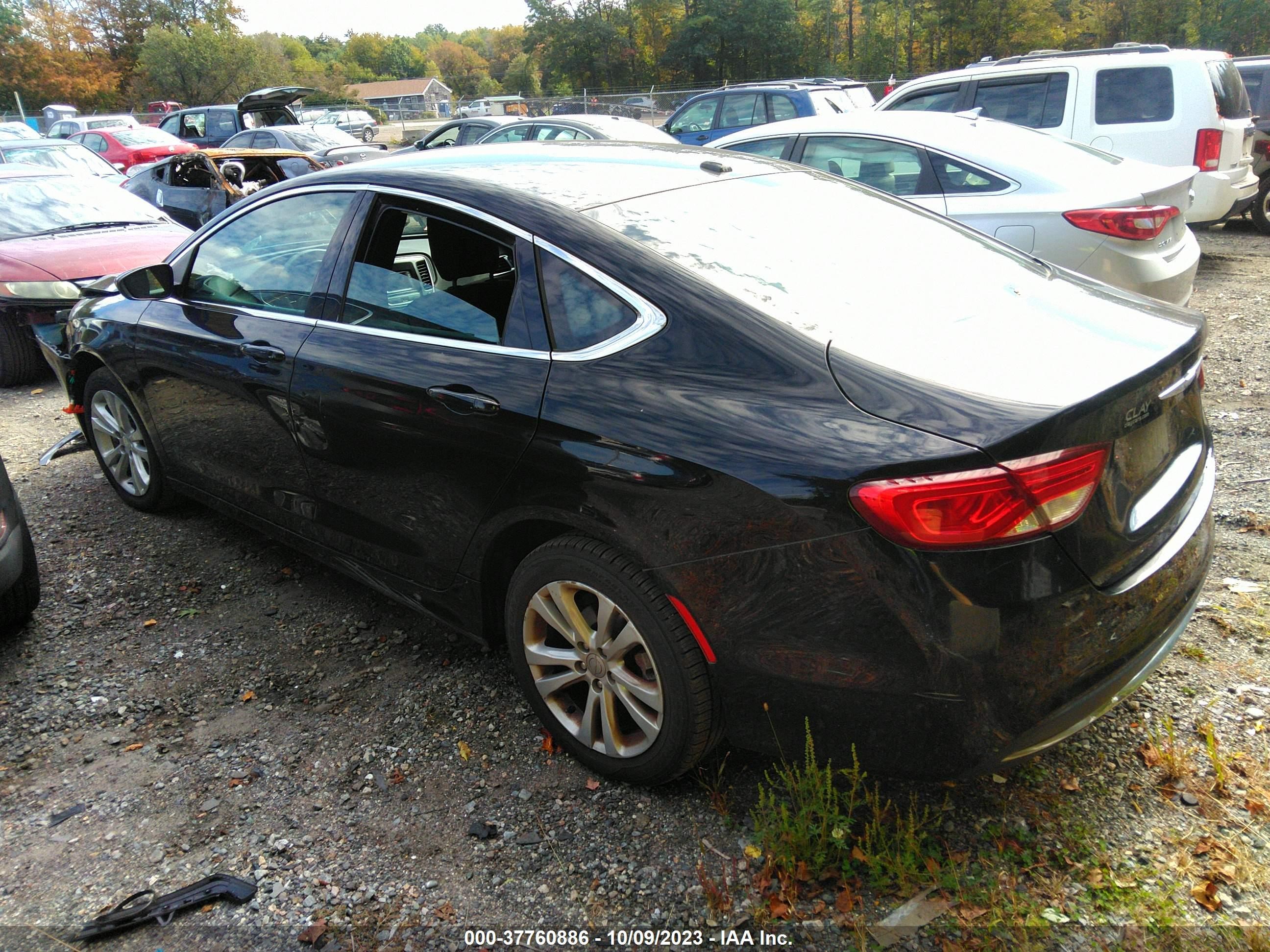 Photo 2 VIN: 1C3CCCAB4FN759613 - CHRYSLER 200 